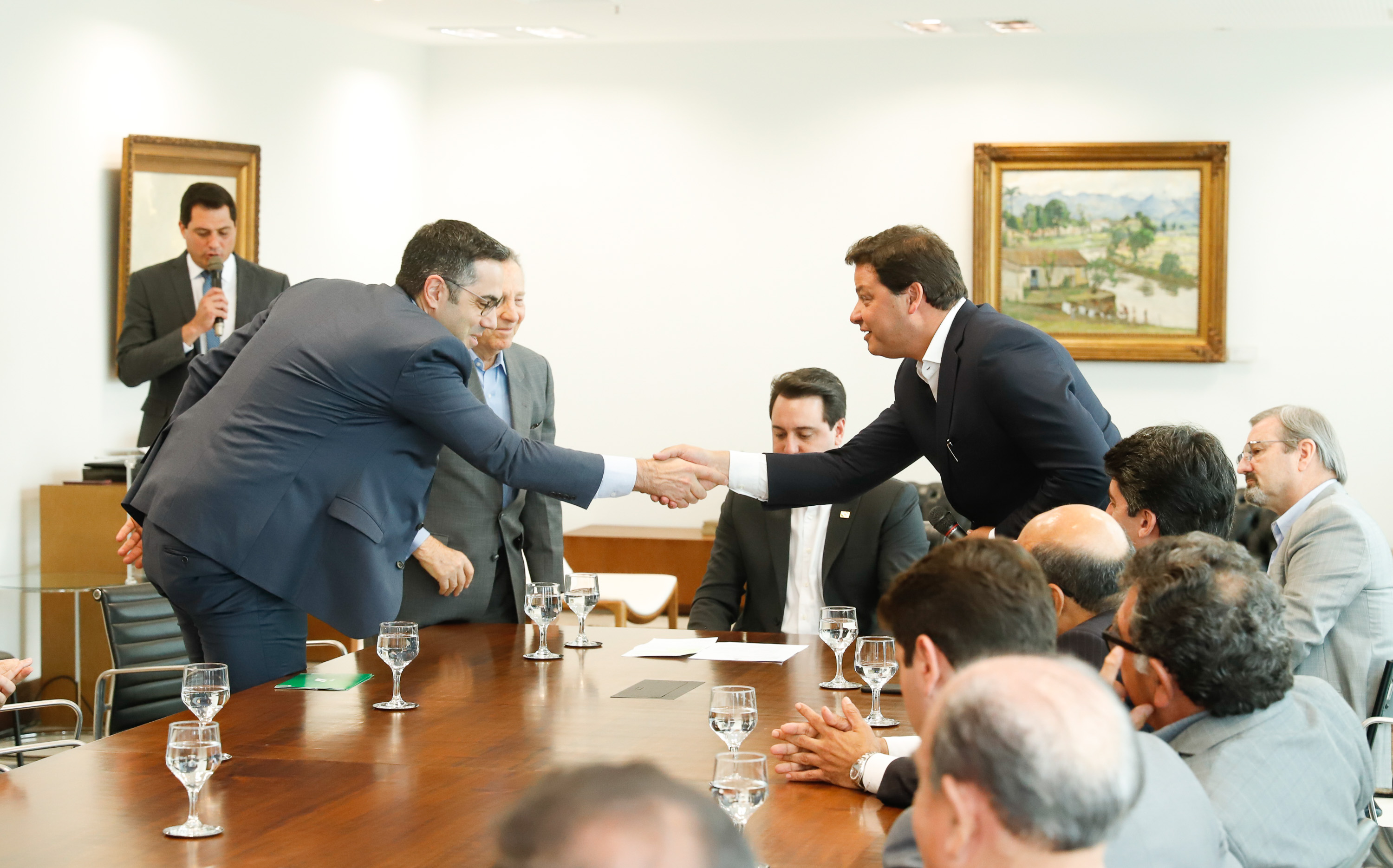 O Governo do Estado e a Klabin anunciaram nesta terça-feira (17) um investimento de R$ 450 milhões da empresa para obras de infraestrutura