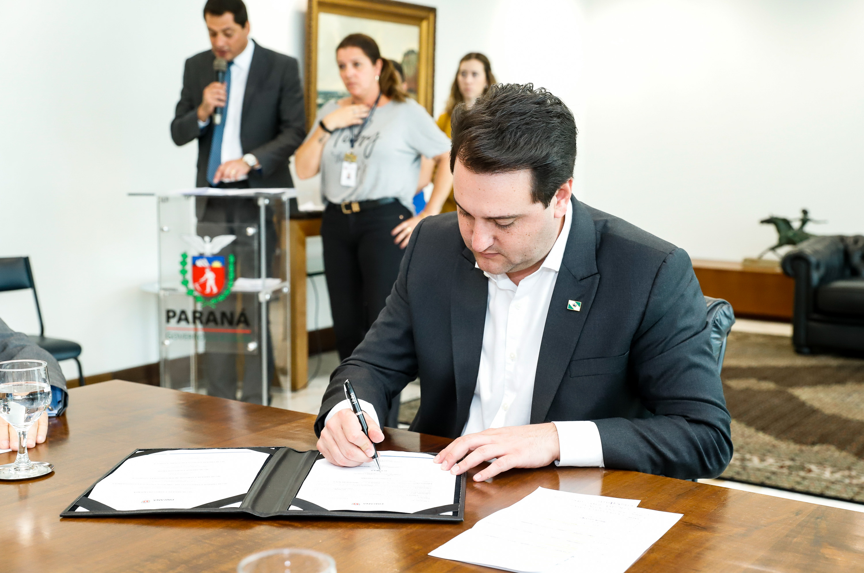 O Governo do Estado e a Klabin anunciaram nesta terça-feira (17) um investimento de R$ 450 milhões da empresa para obras de infraestrutura