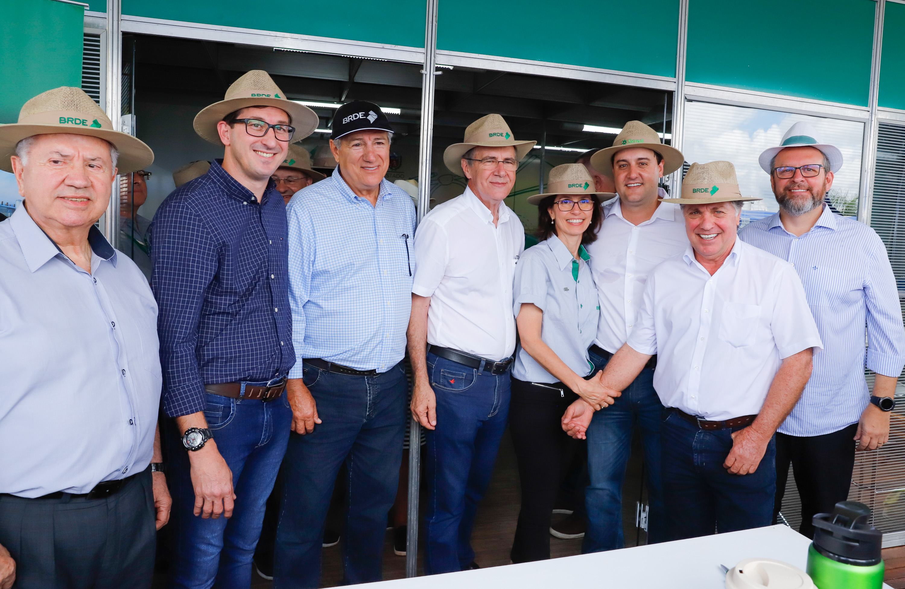 O Banco Regional de Desenvolvimento do Extremo Sul (BRDE) lançou nesta quinta-feira (06), no Show Rural em Cascavel (Oeste), o edital de chamamento público do programa BRDE Labs, voltado ao apoio, capacitação e aporte financeiro de startups. Na solenidade, que teve a presença do governador Carlos Massa Ratinho Junior, também foram assinados contratos de crédito com cooperativas agroindustriais. - Cascavel, 06/02/2020 - Foto: Rodrigo Félix Leal/AEN
