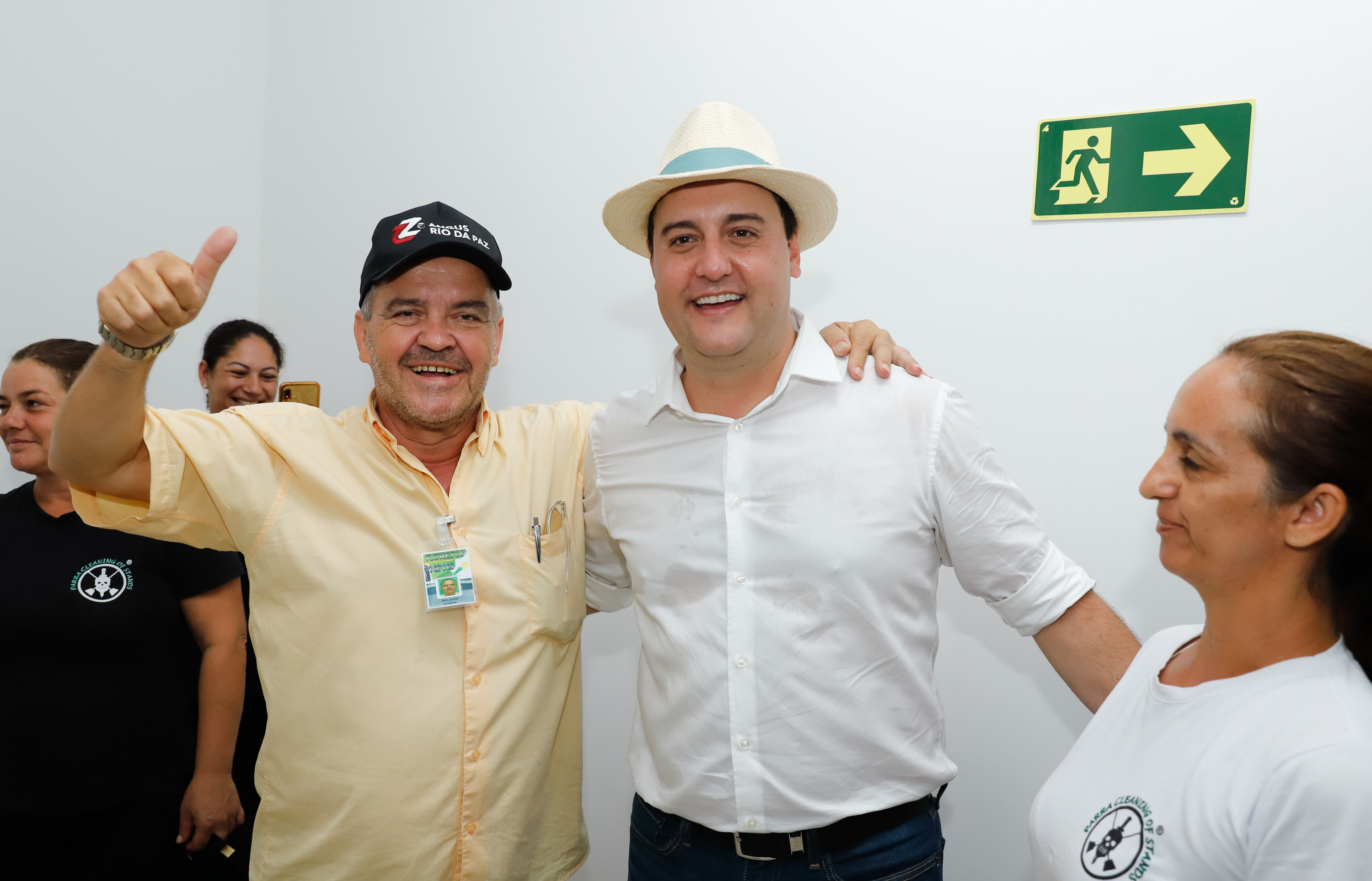 O governador Carlos Massa Ratinho Junior apresentou nesta quinta-feira (6) ao setor cooperativista o programa Descomplica Rural, criado para facilitar a emissão de licenciamentos ambientais. O objetivo é induzir o desenvolvimento sustentável com metodologia mais moderna, e permitir a geração de novos negócios e mais empregos no setor. A exposição detalhada das mudanças aconteceu na Casa Paraná Cooperativo, no Show Rural, em Cascavel.