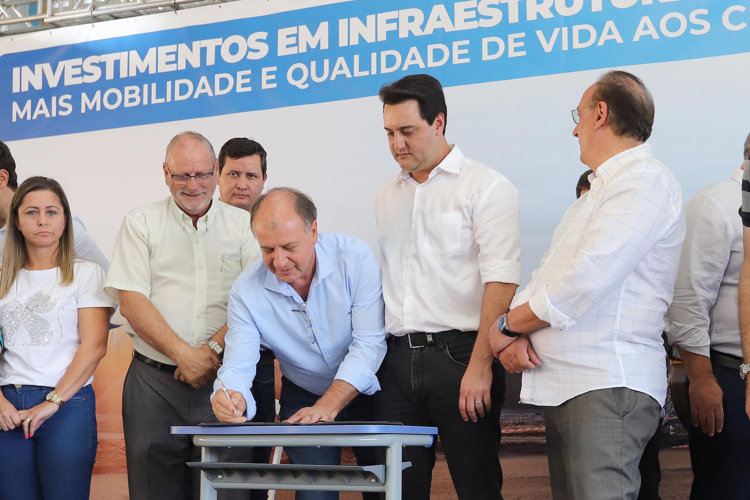 GOVERNADOR INAUGURA ESCOLA E LIBERA RECURSOS EM RIO NEGRO. O governador Carlos Massa Ratinho inaugura a Escola Municipal Ana Zorning e confirma recursos para pavimentação, em Rio Negro, região sudeste do Paraná. Presentes no evento: prefeito de Rio Negro, Milton José Paizani; secretário de Desenvolvimento Urbano, João Carlos Ortega; secretário de Educação e do Esporte, Renato Feder; de Agricultura e Abastecimento, Norberto Ortigara; entre outros.Rio Negro, 13-02-20.Foto: Arnaldo Alves / AEN.
