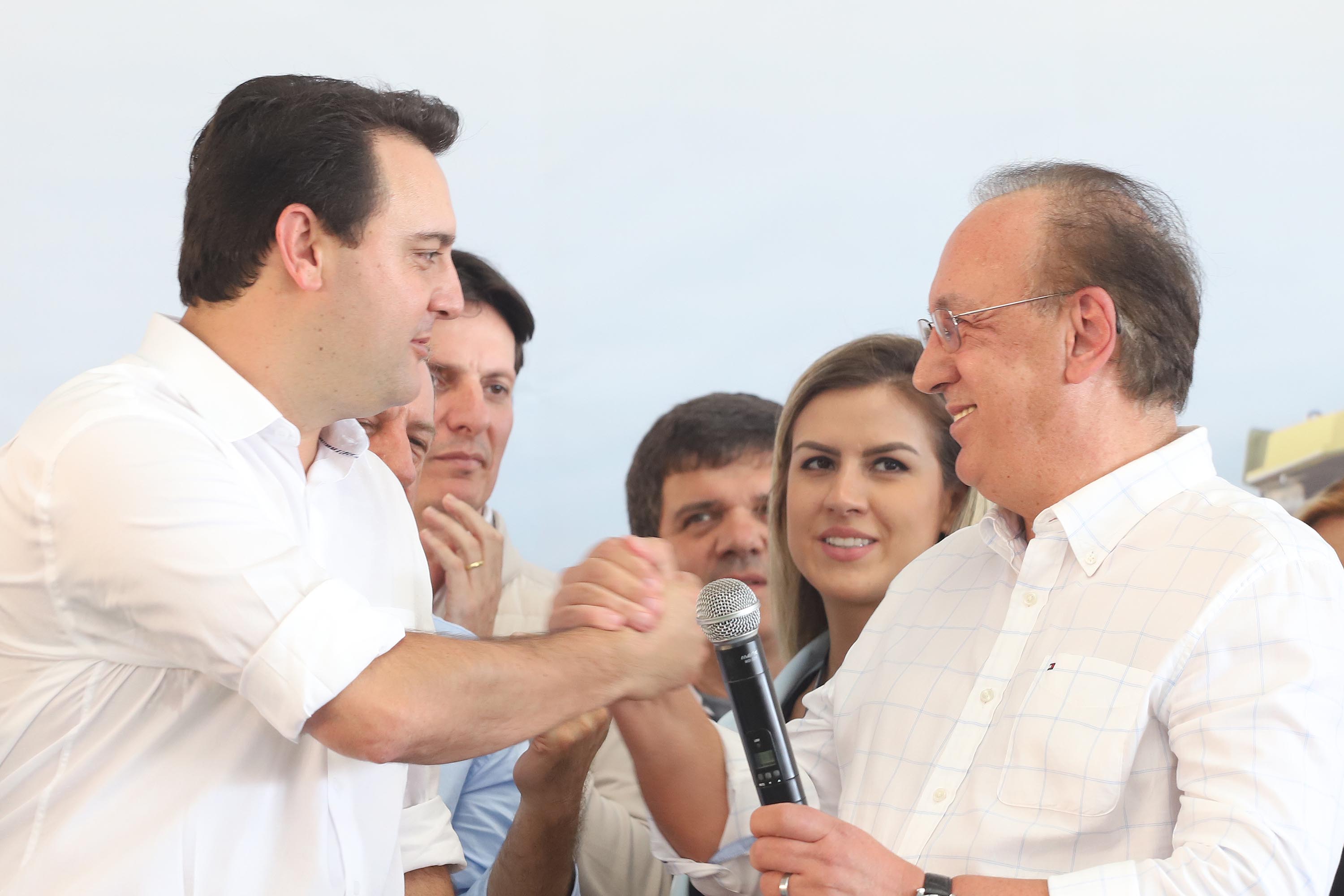 GOVERNADOR INAUGURA ESCOLA E LIBERA RECURSOS EM RIO NEGRO. O governador Carlos Massa Ratinho inaugura a Escola Municipal Ana Zorning e confirma recursos para pavimentação, em Rio Negro, região sudeste do Paraná. Presentes no evento: prefeito de Rio Negro, Milton José Paizani; secretário de Desenvolvimento Urbano, João Carlos Ortega; secretário de Educação e do Esporte, Renato Feder; de Agricultura e Abastecimento, Norberto Ortigara; entre outros.Rio Negro, 13-02-20.Foto: Arnaldo Alves / AEN.