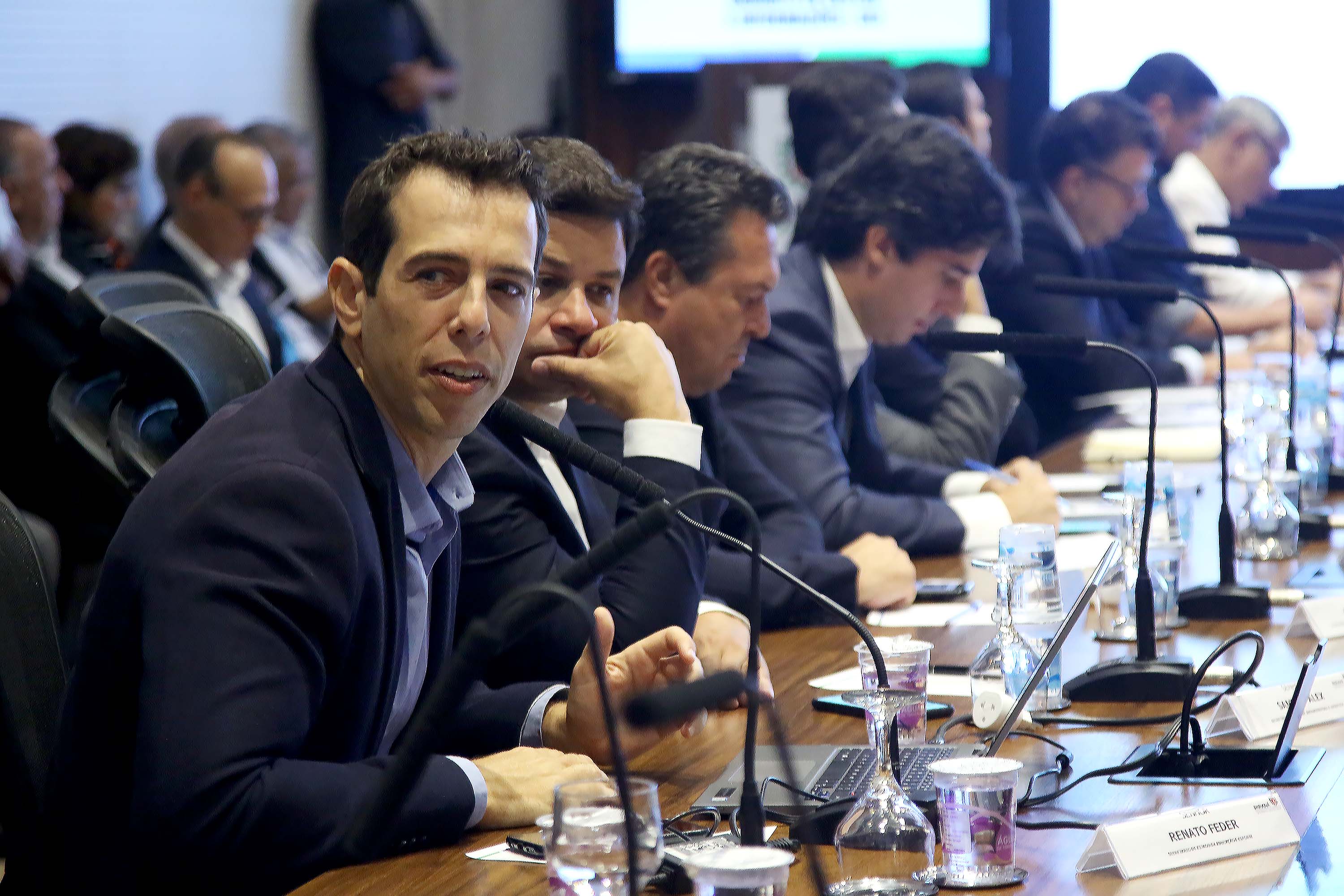 Usar jogos eletrônicos para ensinar matemática e universalizar o acesso à Internet de alta velocidade em todas as escolas da rede estadual de ensino estão entre as prioridades da Secretaria de Estado da Educação e do Esporte para 2020