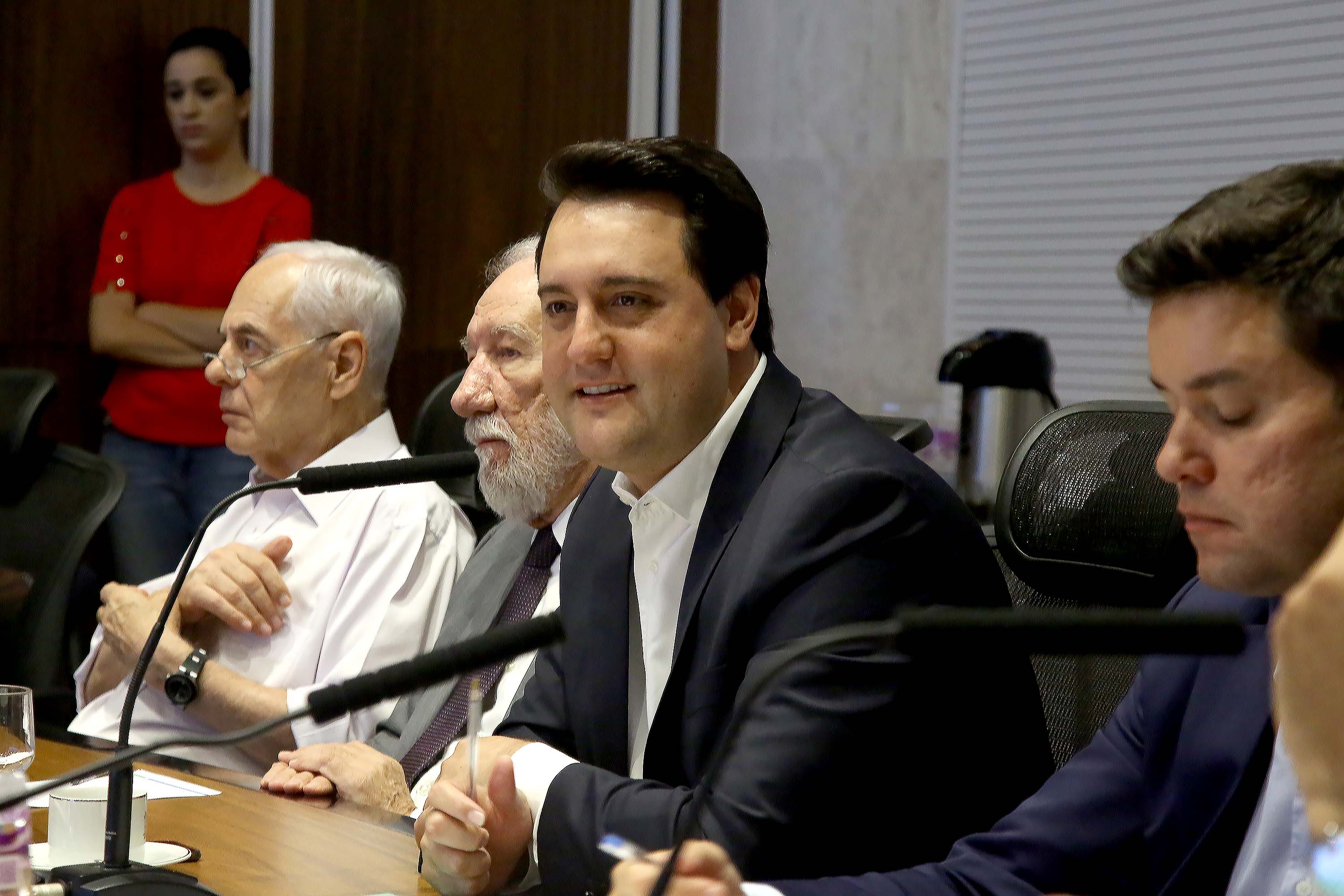 Usar jogos eletrônicos para ensinar matemática e universalizar o acesso à Internet de alta velocidade em todas as escolas da rede estadual de ensino estão entre as prioridades da Secretaria de Estado da Educação e do Esporte para 2020
