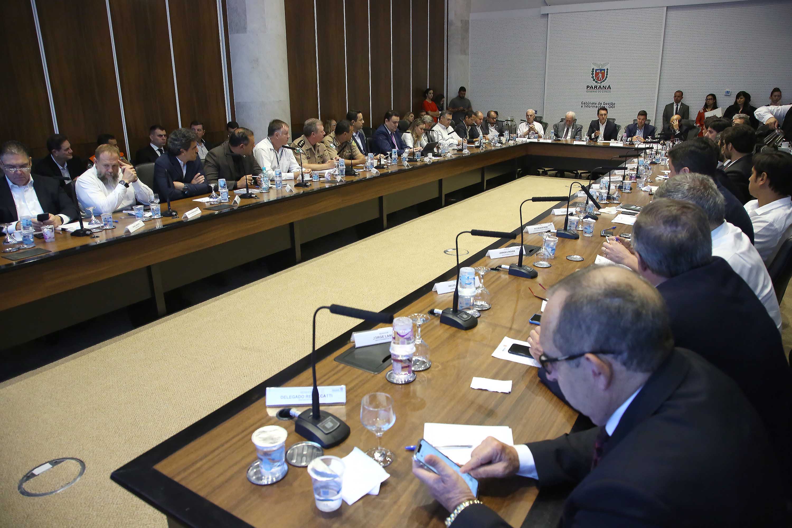 Usar jogos eletrônicos para ensinar matemática e universalizar o acesso à Internet de alta velocidade em todas as escolas da rede estadual de ensino estão entre as prioridades da Secretaria de Estado da Educação e do Esporte para 2020