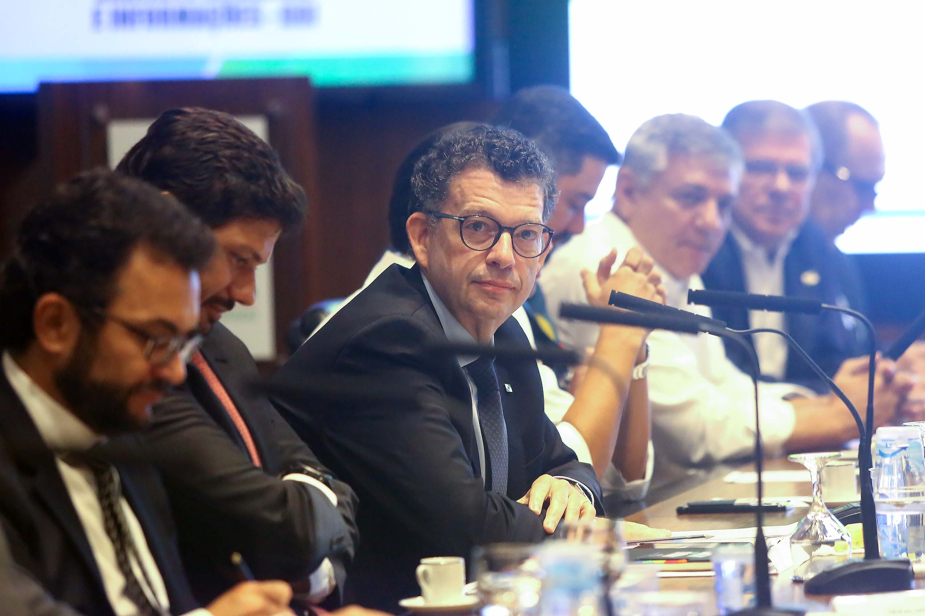 Usar jogos eletrônicos para ensinar matemática e universalizar o acesso à Internet de alta velocidade em todas as escolas da rede estadual de ensino estão entre as prioridades da Secretaria de Estado da Educação e do Esporte para 2020