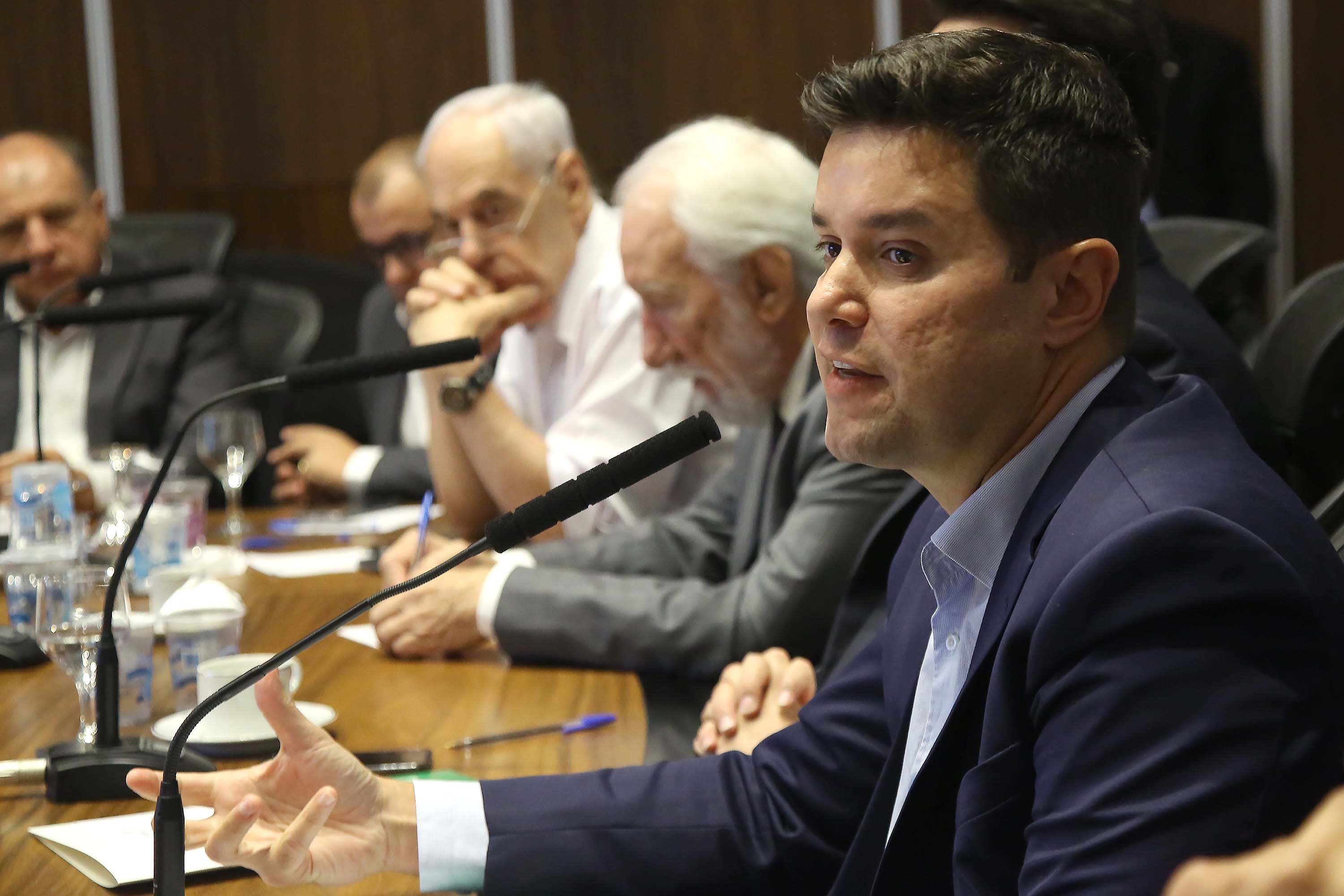 Usar jogos eletrônicos para ensinar matemática e universalizar o acesso à Internet de alta velocidade em todas as escolas da rede estadual de ensino estão entre as prioridades da Secretaria de Estado da Educação e do Esporte para 2020