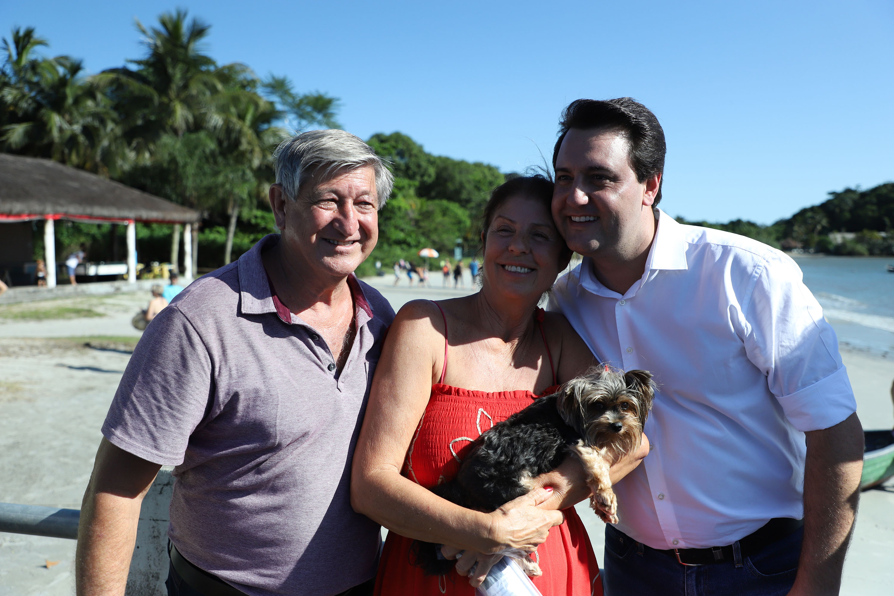 O governador Carlos Massa Ratinho Junior assinou nesta quinta-feira (27) a ordem de serviço para o início das obras de reforma e melhorias nos trapiches de Nova Brasília e Encantadas, na Ilha do Mel, em Paranaguá. O ministro de Infraestrutura, Tarcísio Gomes de Freitas, participou da solenidade. O investimento de R$ 9,5 milhões são da empresa pública Portos do Paraná. As obras devem demorar cerca de sete meses. - Curitiba, 27/02/2020 - Foto: José Fernando Ogura/AEN