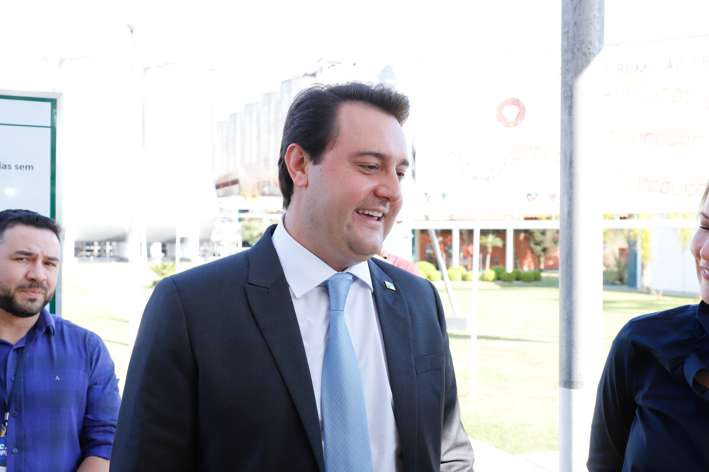 O Grupo Heineken confirmou novos investimentos no Paraná. Em cerimônia com o governador Carlos Massa Ratinho Junior, nesta quarta-feira (11), na unidade da indústria, em Ponta Grossa, a cervejaria anunciou que vai destinar R$ 865 milhões até 2021 para a ampliação da produção da planta, concentrada em rótulos como Heineken e Amstel. Serão 600 novos empregos entre diretos e indiretos.