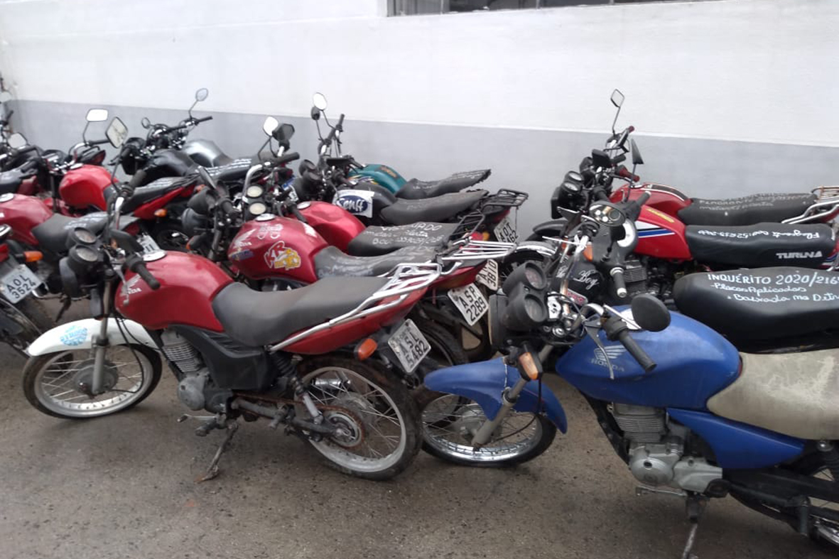 Motocicleta com placa do Grau é apreendida no Pedreira