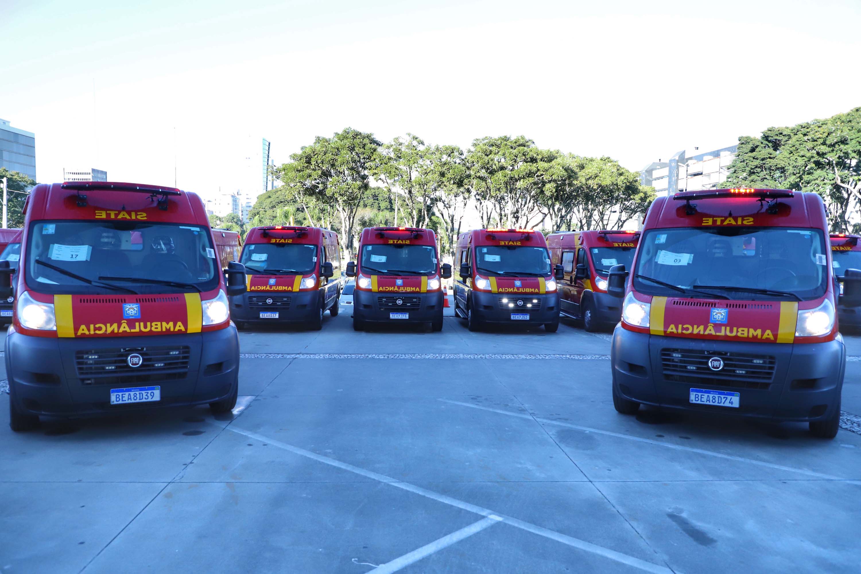 O Governo do Estado reforçou a estrutura do Corpo de Bombeiros do Paraná com a aquisição de 34 novos veículos e seis aparelhos desencarceradores.
A entrega dos equipamentos foi feita nesta quarta-feira (24) pelo governador Carlos Massa Ratinho Junior em cerimônia simbólica no Palácio Iguaçu.