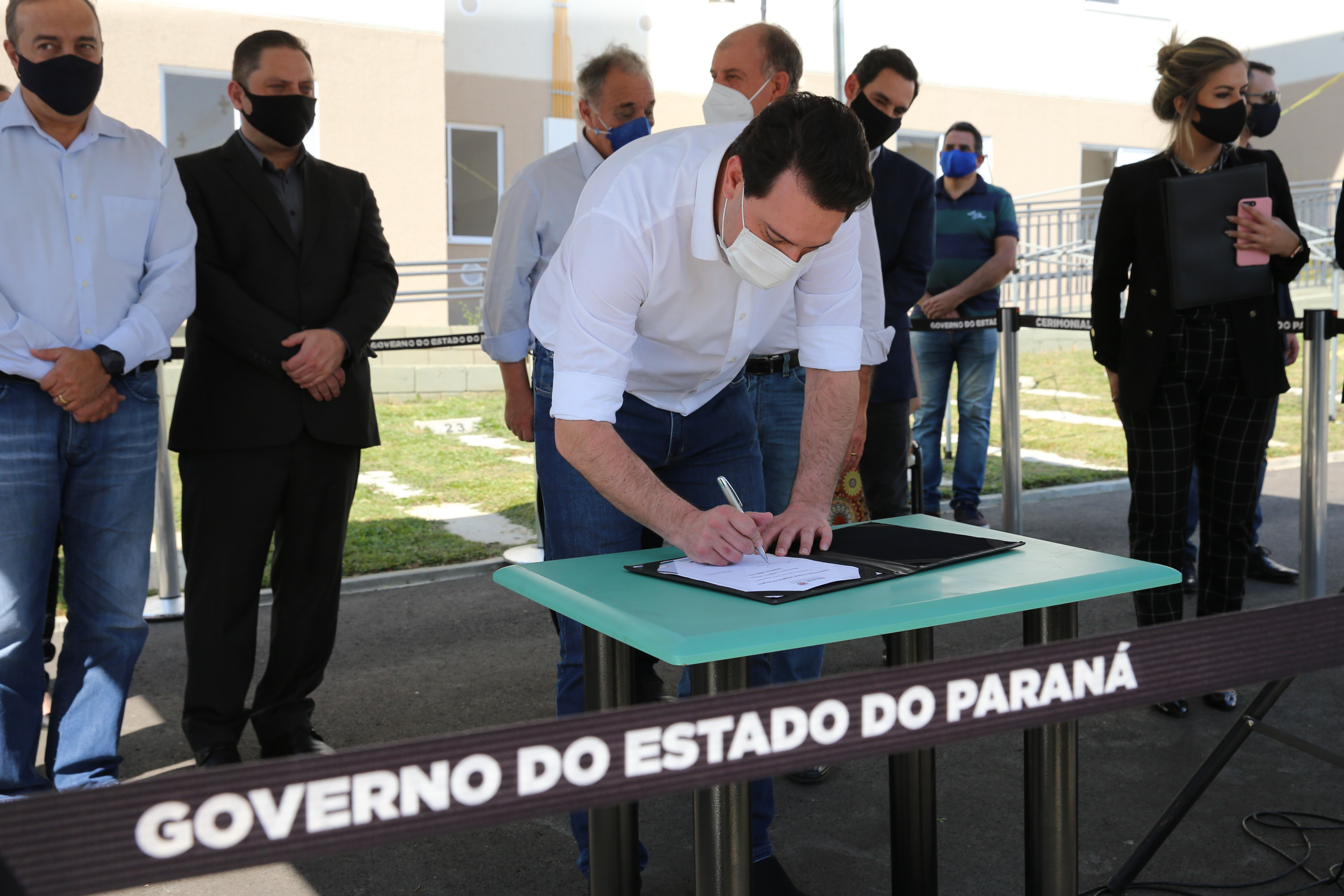 Casas Campo Largo O Governador Carlos Massa Ratinho Junior vistoria nesta terca-feira (11/08), 416 unidade habitacionais no Loteamento Sao Geronimo em Campo Largo. Campo Largo, 11/08/2020 - Foto: Geraldo Bubniak/AEN