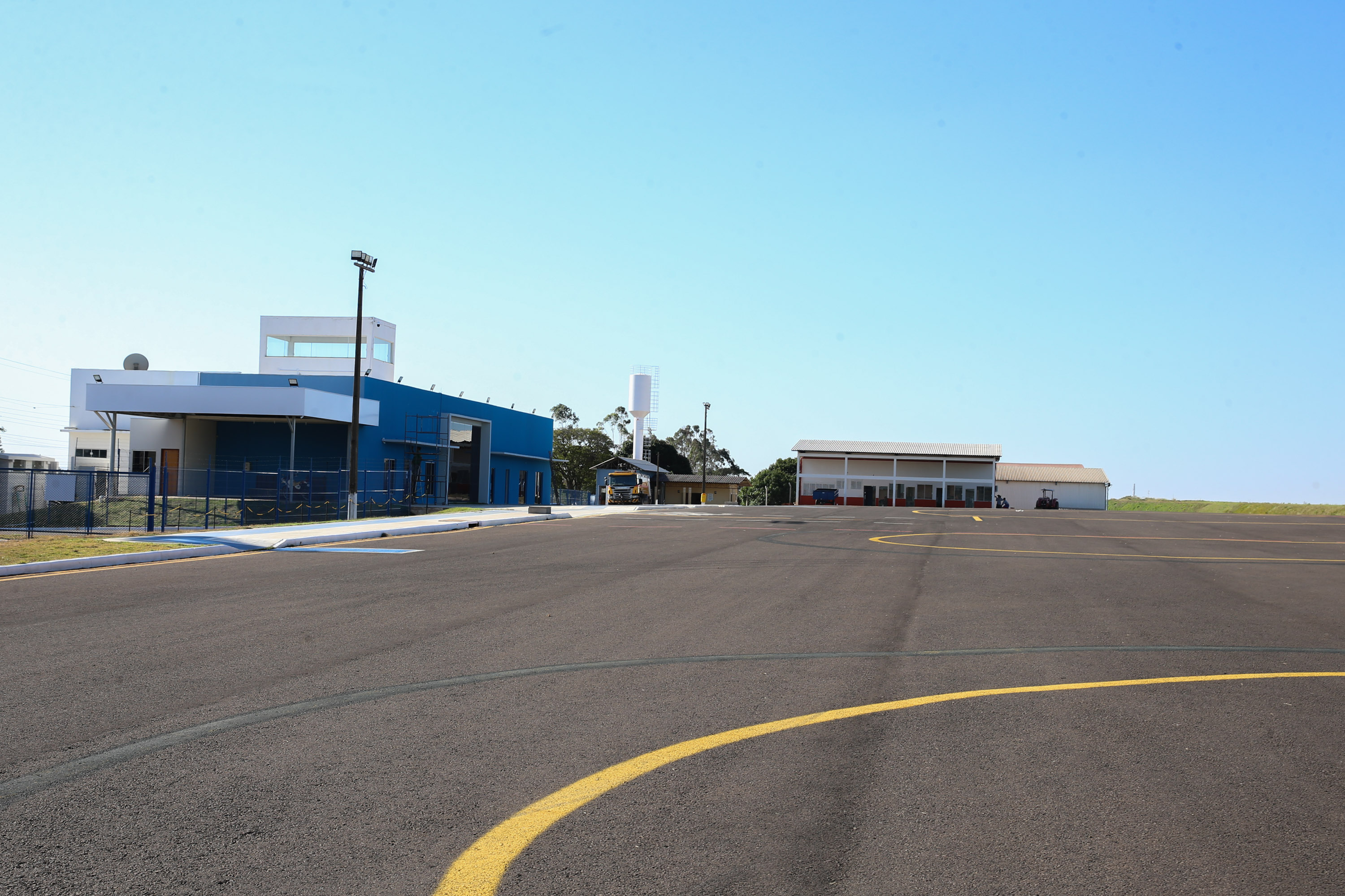 Tempo melhora e aviões podem pousar no Aeroporto de Cascavel