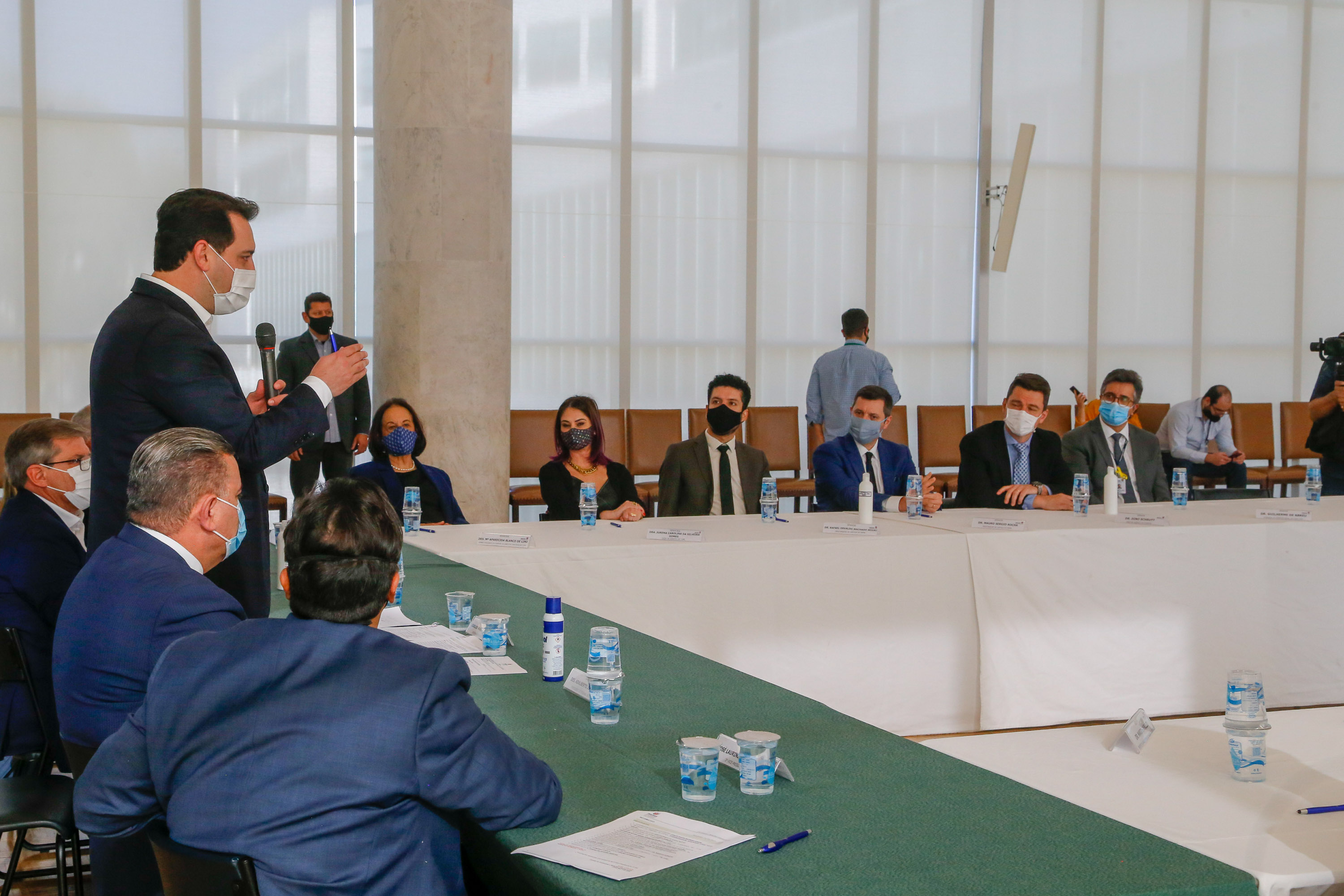 O governador Carlos Massa Ratinho Junior, o presidente do Tribunal de Justiça do Paraná, desembargador Adalberto Xisto Pereira, e o segundo vice-presidente, desembargador José Laurindo de Souza Netto formalizaram nesta quinta-feira (3) a criação do Cejus Casa Fácil e do Cejusc Fundiário, que vão atuar na mediação e conciliação de conflitos no Estado.foto Gilson Abreu/Aen