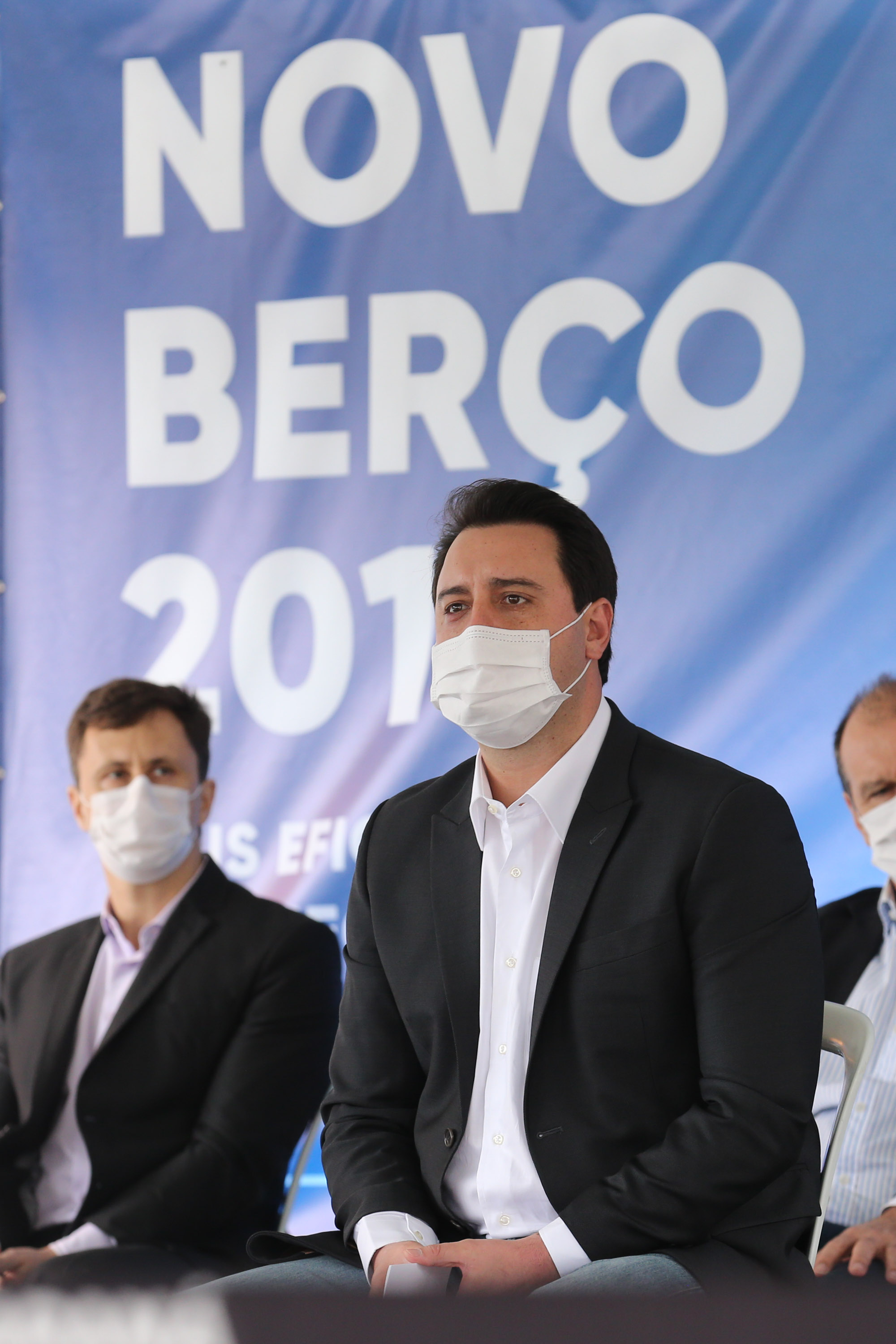 Porto O governador Carlos Massa Ratinho Júnior inaugura nesta terça-feira (22), o novo berço 201, no Porto de Paranaguá. Com investimentos de R$ 201,7 milhões, a ampliação do cais vai aumentar em 140% a capacidade atual de movimentação e autoriza a contratação do projeto para obras de derrocamento submarino do maciço rochoso conhecido como Palanganas. A remoção permitirá o aprofundamento do canal de acesso ao porto em até 14,60 metros. Paranagua, 22/09/2020 - Foto: Geraldo Bubniak/AEN