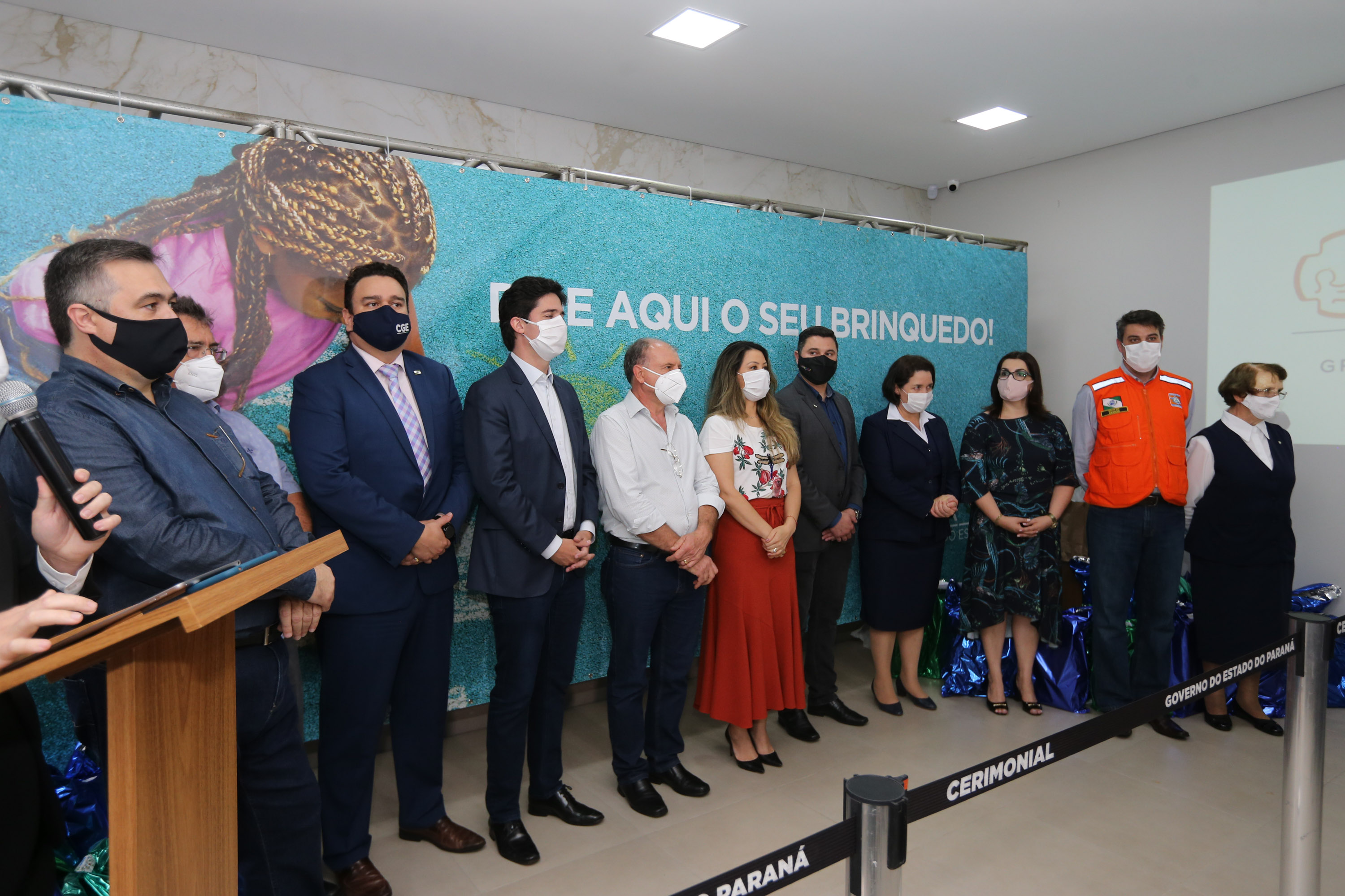 Parana Pia Encerramento da Campanha Paraná Piá, idealizada pela Primeira Dama do Estado, a Srª Luciana Saito Massa juntamente com a Superintendência Geral de Ação Solidária, no Hospital da Providencia em Apucarana, nesta quinta-feira(15).O objetivo da Campanha foi arrecadar brinquedos que foram entregues em comemoração ao dia das crianças. 15/10/2020 - Foto: Geraldo Bubniak/AEN