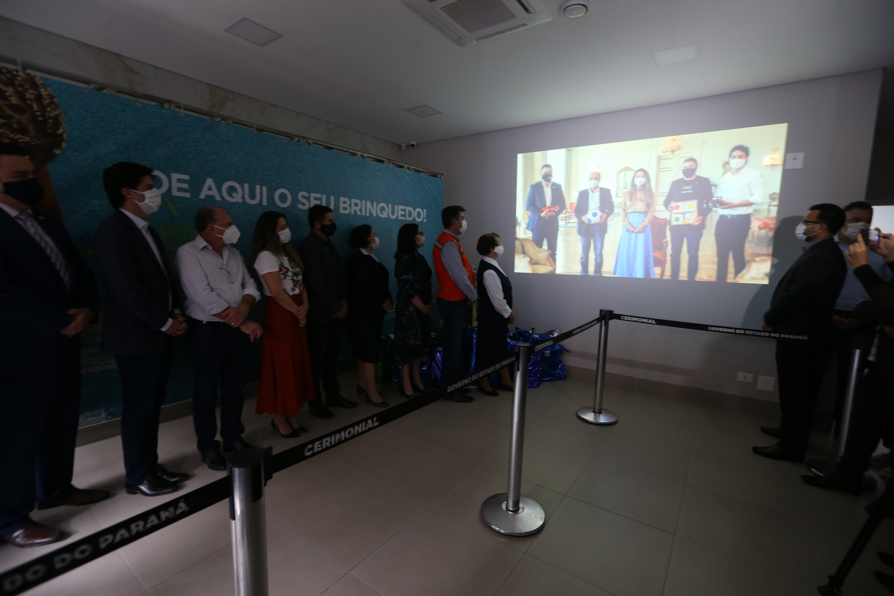 Parana Pia Encerramento da Campanha Paraná Piá, idealizada pela Primeira Dama do Estado, a Srª Luciana Saito Massa juntamente com a Superintendência Geral de Ação Solidária, no Hospital da Providencia em Apucarana, nesta quinta-feira(15).O objetivo da Campanha foi arrecadar brinquedos que foram entregues em comemoração ao dia das crianças. 15/10/2020 - Foto: Geraldo Bubniak/AEN