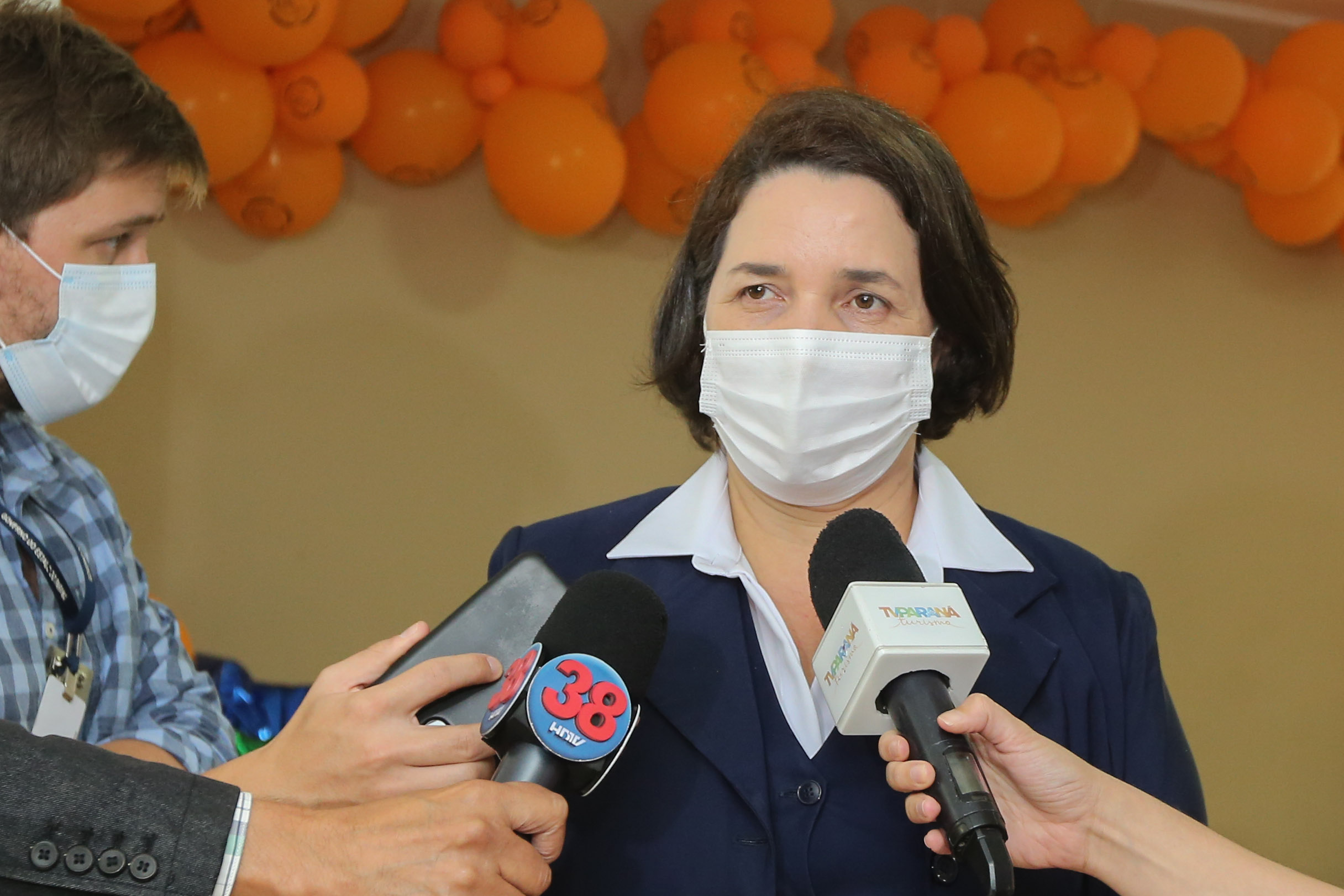 Parana Pia Encerramento da Campanha Paraná Piá, idealizada pela Primeira Dama do Estado, a Srª Luciana Saito Massa juntamente com a Superintendência Geral de Ação Solidária, no Hospital da Providencia em Apucarana, nesta quinta-feira(15). Na foto, diretora geral do Hospital da Providencia,Ggeovana Aparecida Ramos. 15/10/2020 - Foto: Geraldo Bubniak/AEN