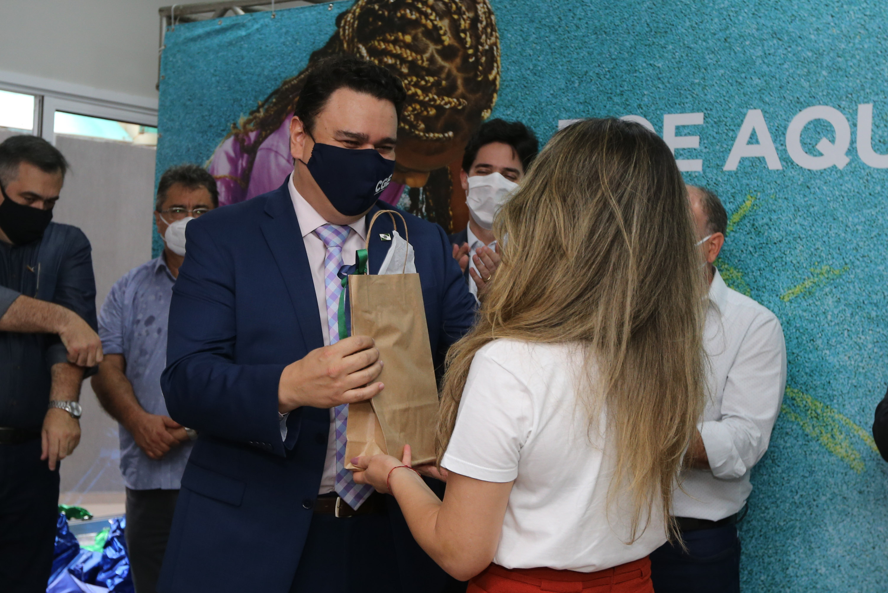 Parana Pia Encerramento da Campanha Paraná Piá, idealizada pela Primeira Dama do Estado, a Srª Luciana Saito Massa juntamente com a Superintendência Geral de Ação Solidária, no Hospital da Providencia em Apucarana, nesta quinta-feira(15).O objetivo da Campanha foi arrecadar brinquedos que foram entregues em comemoração ao dia das crianças. 15/10/2020 - Foto: Geraldo Bubniak/AEN