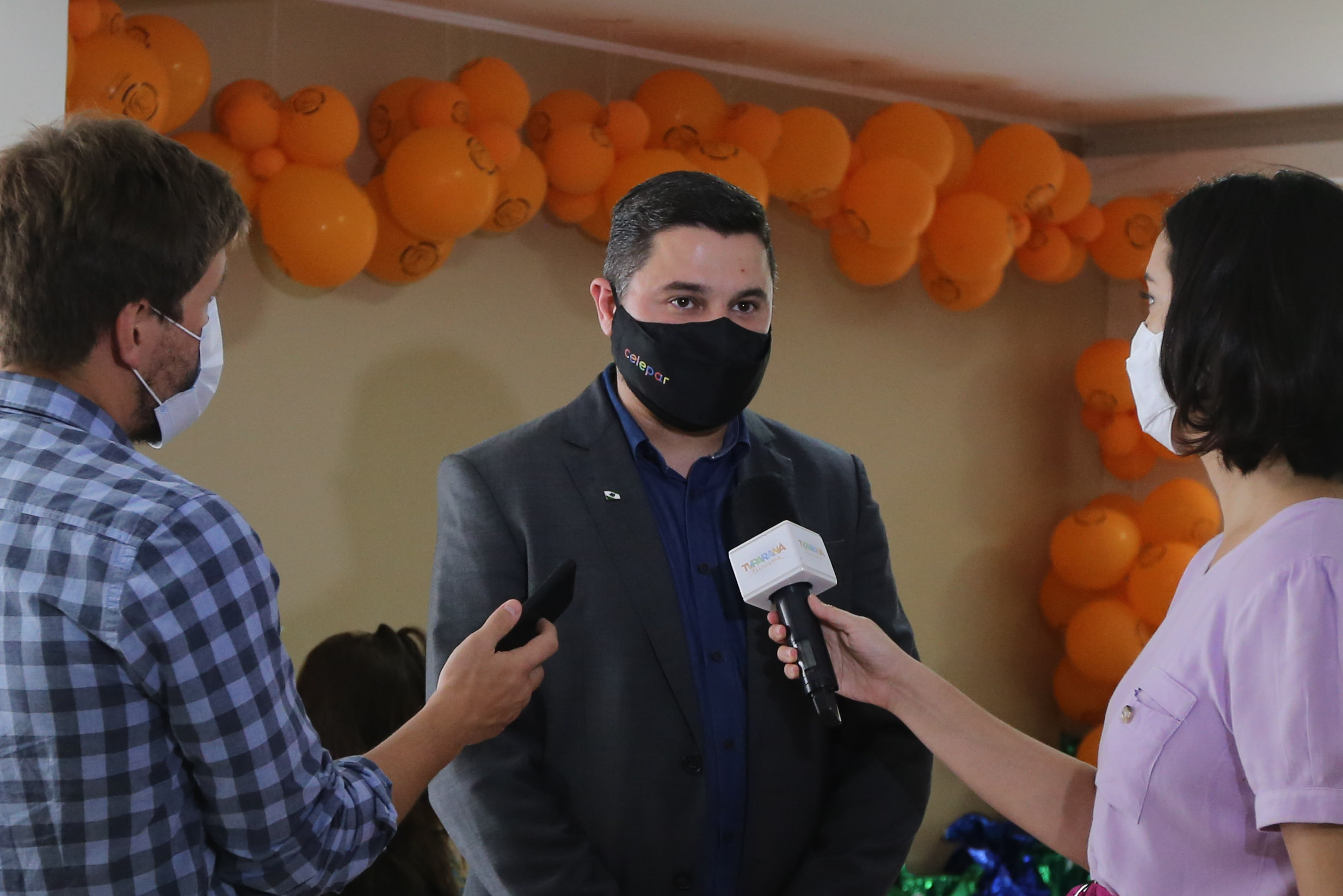 Parana Pia Encerramento da Campanha Paraná Piá, idealizada pela Primeira Dama do Estado, a Srª Luciana Saito Massa juntamente com a Superintendência Geral de Ação Solidária, no Hospital da Providencia em Apucarana, nesta quinta-feira(15). Na foto entrevista com Leandro Moura, presidente da Celepar. 15/10/2020 - Foto: Geraldo Bubniak/AEN
