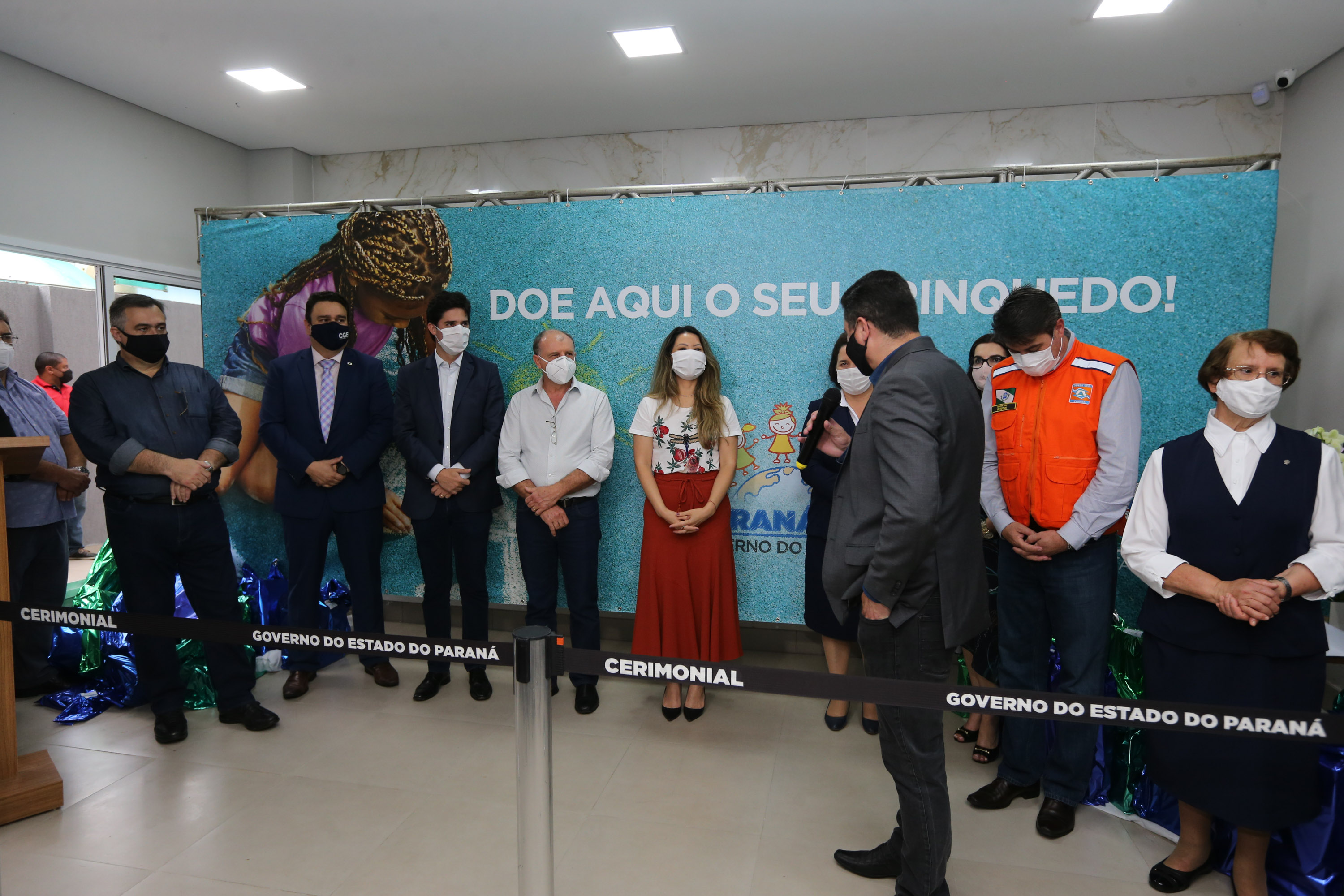 Parana Pia Encerramento da Campanha Paraná Piá, idealizada pela Primeira Dama do Estado, a Srª Luciana Saito Massa juntamente com a Superintendência Geral de Ação Solidária, no Hospital da Providencia em Apucarana, nesta quinta-feira(15).O objetivo da Campanha foi arrecadar brinquedos que foram entregues em comemoração ao dia das crianças. 15/10/2020 - Foto: Geraldo Bubniak/AEN