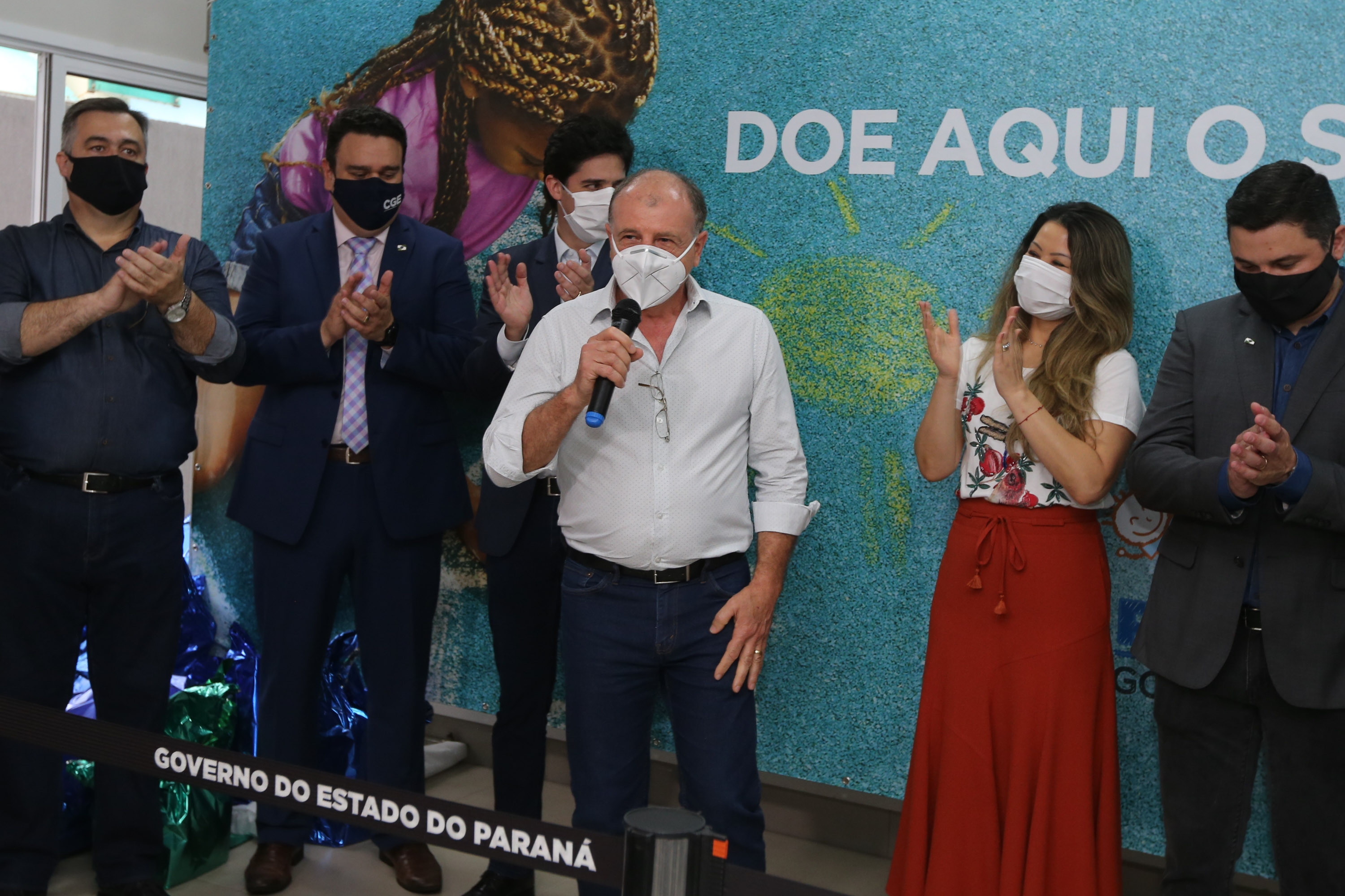 Parana Pia Encerramento da Campanha Paraná Piá, idealizada pela Primeira Dama do Estado, a Srª Luciana Saito Massa juntamente com a Superintendência Geral de Ação Solidária, no Hospital da Providencia em Apucarana, nesta quinta-feira(15).O objetivo da Campanha foi arrecadar brinquedos que foram entregues em comemoração ao dia das crianças. 15/10/2020 - Foto: Geraldo Bubniak/AEN