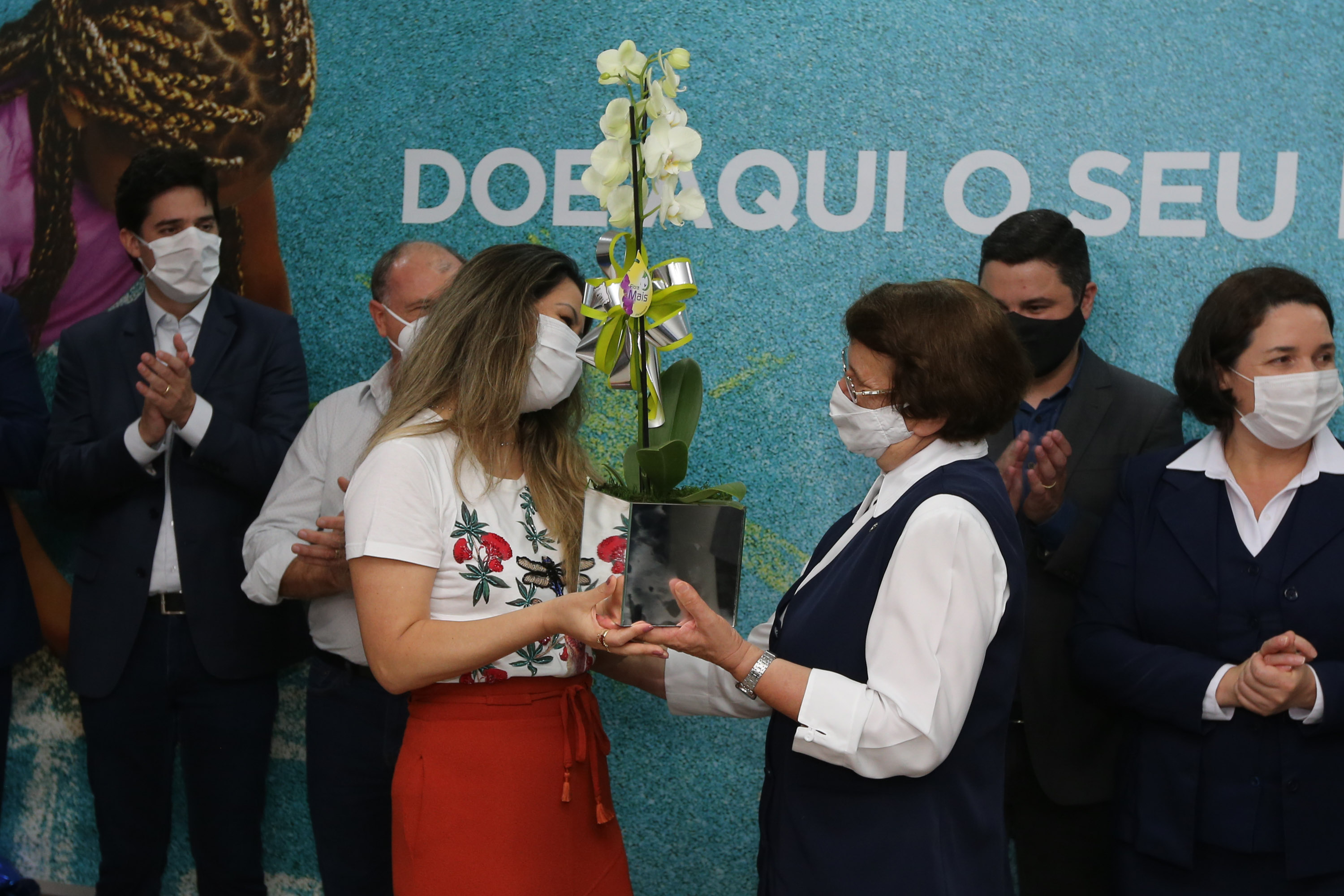 Parana Pia Encerramento da Campanha Paraná Piá, idealizada pela Primeira Dama do Estado, a Srª Luciana Saito Massa juntamente com a Superintendência Geral de Ação Solidária, no Hospital da Providencia em Apucarana, nesta quinta-feira(15).O objetivo da Campanha foi arrecadar brinquedos que foram entregues em comemoração ao dia das crianças. 15/10/2020 - Foto: Geraldo Bubniak/AEN