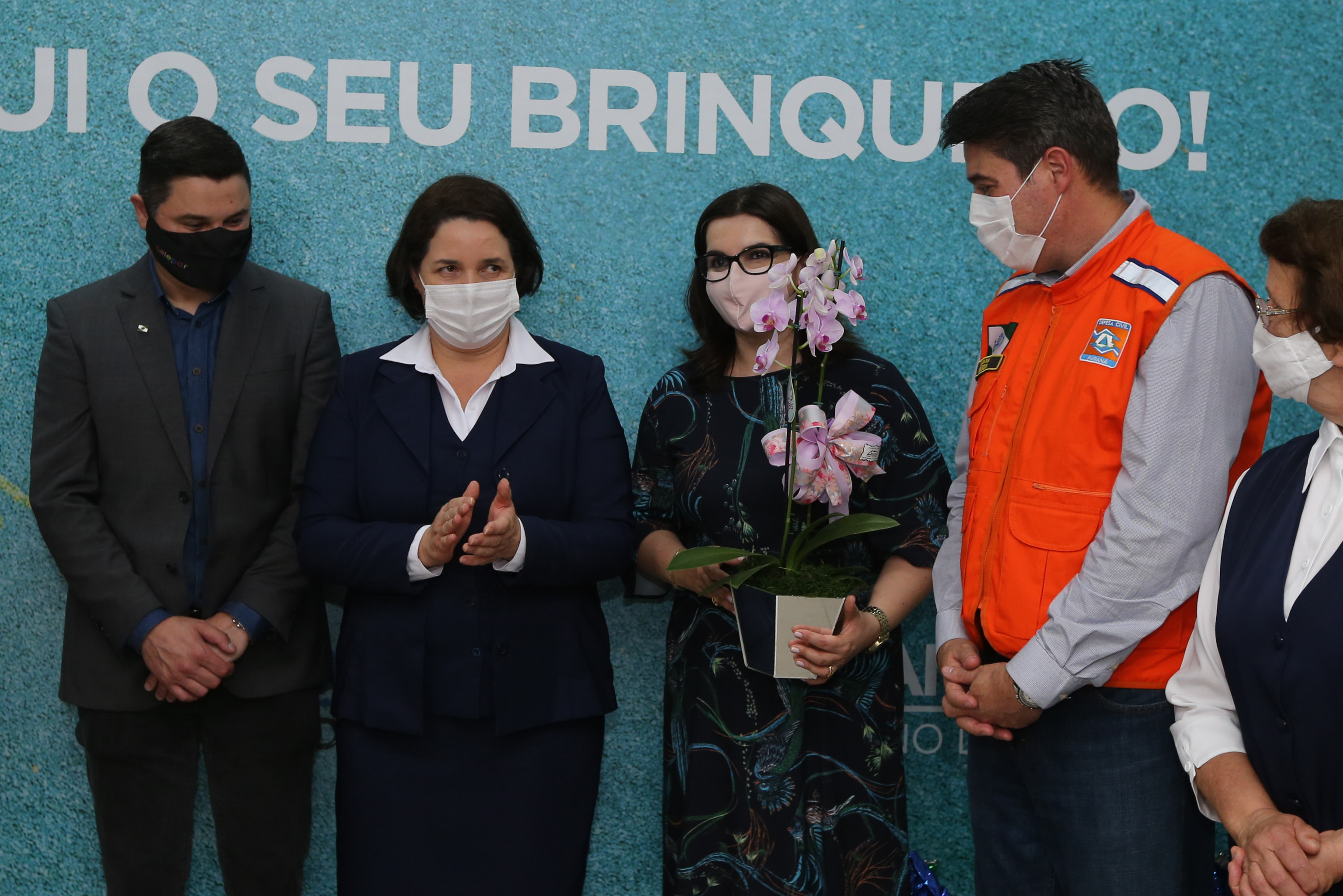 Parana Pia Encerramento da Campanha Paraná Piá, idealizada pela Primeira Dama do Estado, a Srª Luciana Saito Massa juntamente com a Superintendência Geral de Ação Solidária, no Hospital da Providencia em Apucarana, nesta quinta-feira(15).O objetivo da Campanha foi arrecadar brinquedos que foram entregues em comemoração ao dia das crianças. 15/10/2020 - Foto: Geraldo Bubniak/AEN