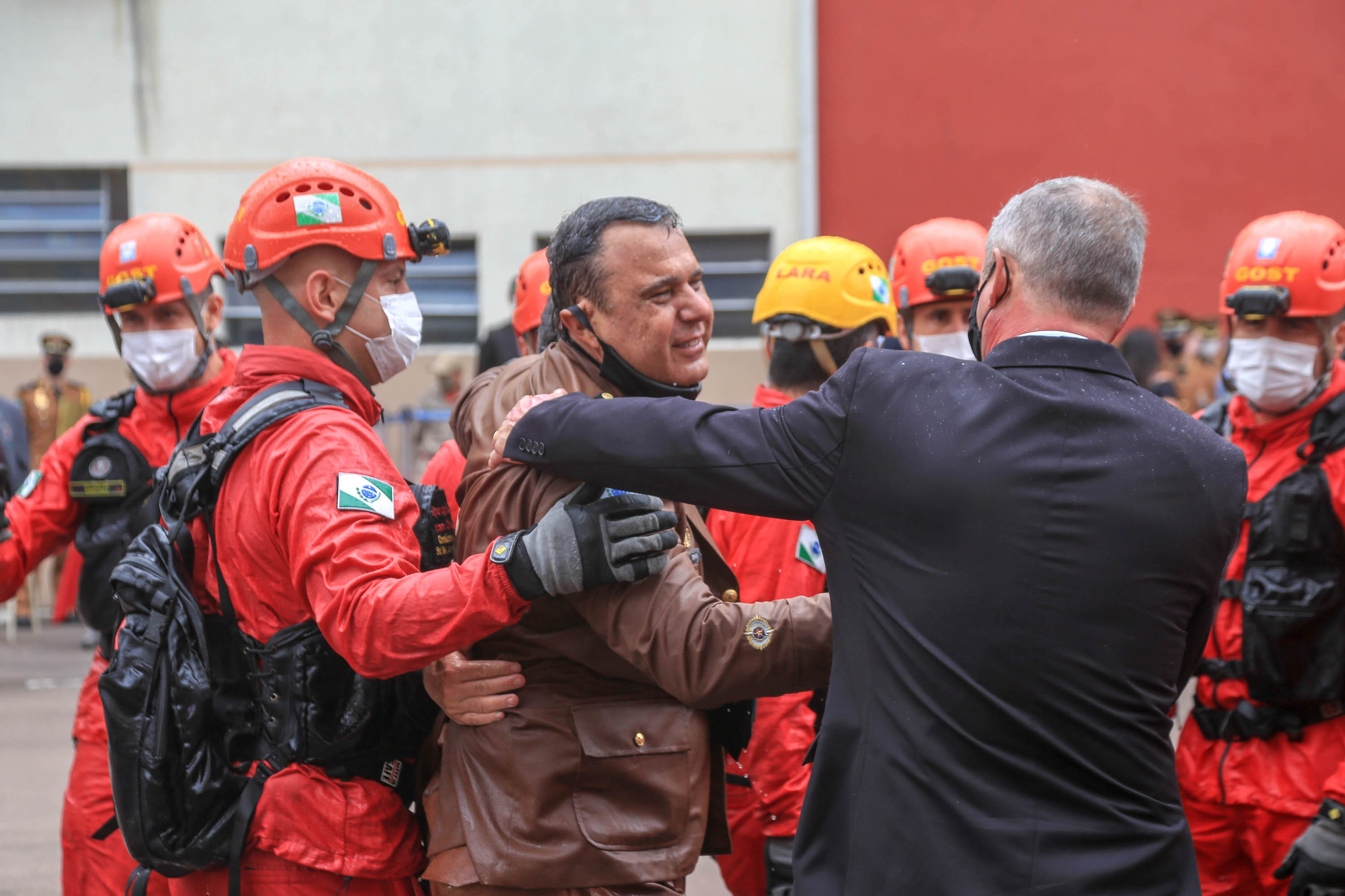 O governador Carlos Massa Ratinho Junior participou nesta sexta-feira (29) da troca do comando-geral do Corpo de Bombeiros do Paraná. Depois de dois anos como comandante, o coronel Samuel Prestes dá lugar ao coronel Gerson Gross, que até então respondia pelo comando da Academia Policial Militar do Guatupê. - Curitiba, 29/01/2021 - Foto: Valdelino Alves Pontes