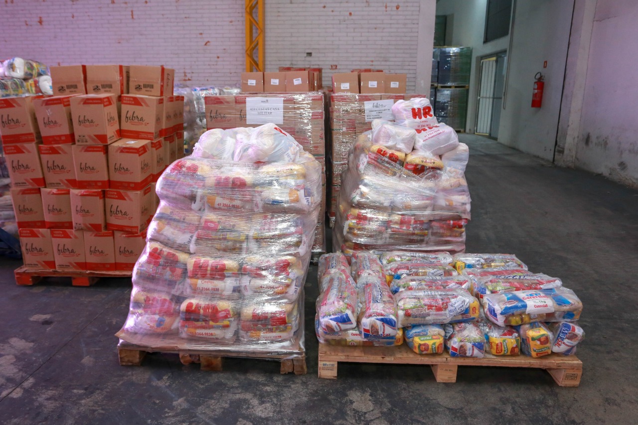 A edição 2021 da campanha Cesta Solidária Paraná, encerrada na terça-feira (06), conseguiu arrecadar mais de 200 toneladas de alimentos. . Foto: Valdelino Pontes