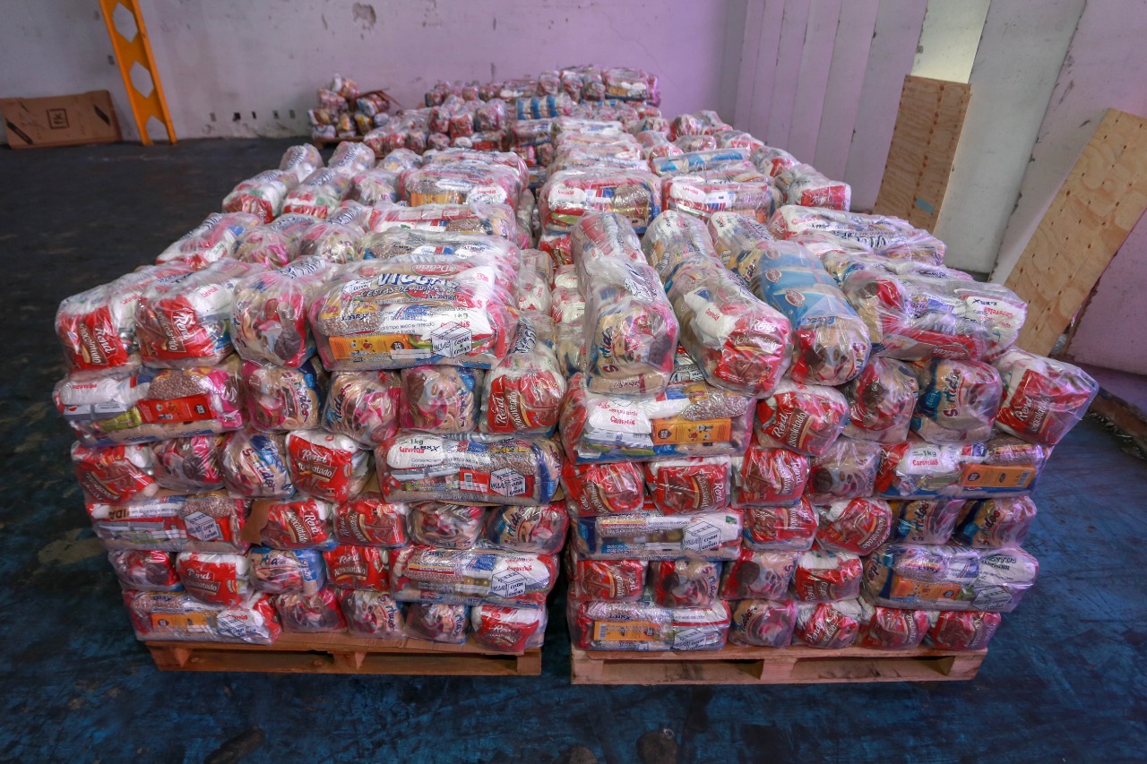 A edição 2021 da campanha Cesta Solidária Paraná, encerrada na terça-feira (06), conseguiu arrecadar mais de 200 toneladas de alimentos. . Foto: Valdelino Pontes