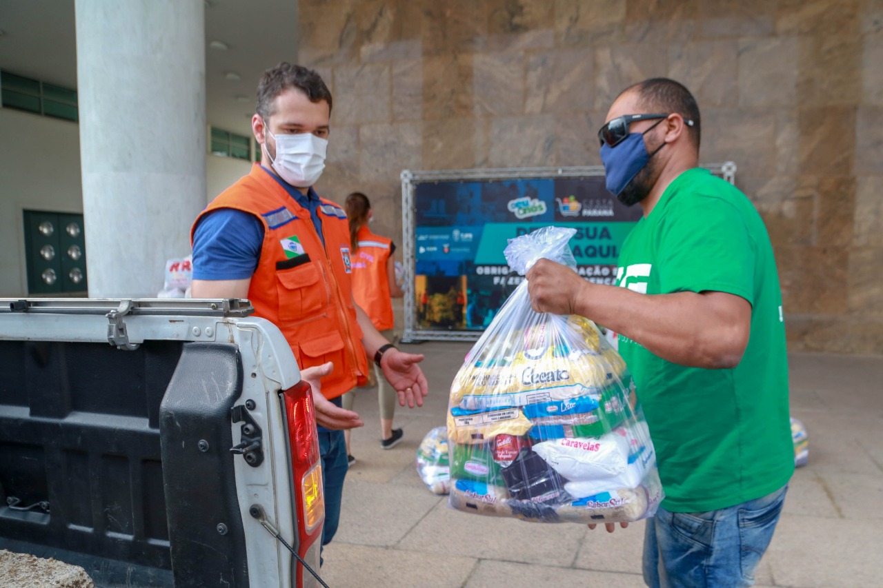 A edição 2021 da campanha Cesta Solidária Paraná, encerrada na terça-feira (06), conseguiu arrecadar mais de 200 toneladas de alimentos. . Foto: Valdelino Pontes