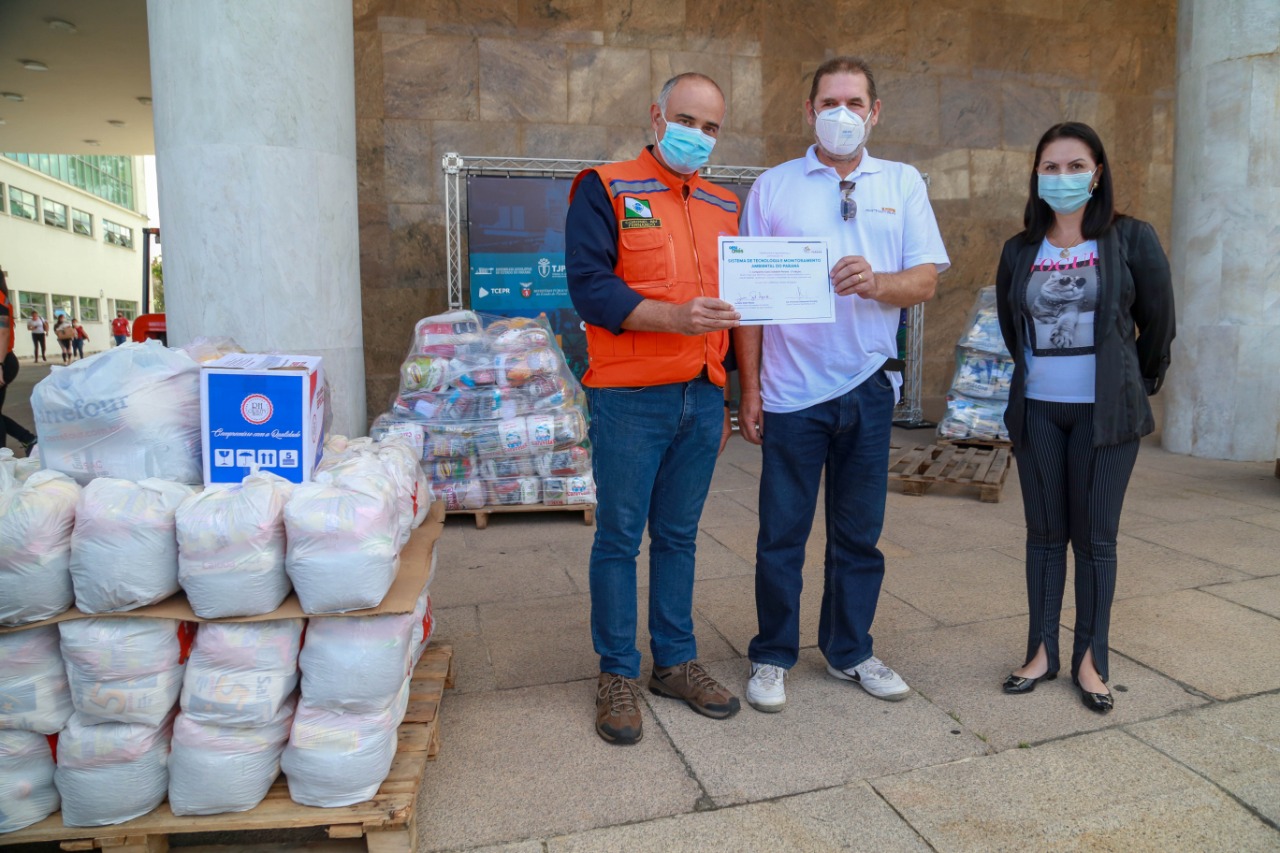 A edição 2021 da campanha Cesta Solidária Paraná, encerrada na terça-feira (06), conseguiu arrecadar mais de 200 toneladas de alimentos. . Foto: Valdelino Pontes