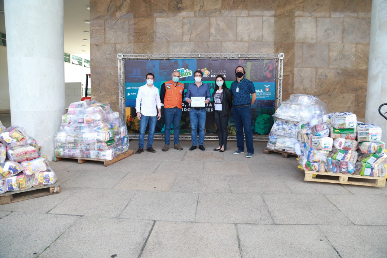 A edição 2021 da campanha Cesta Solidária Paraná, encerrada na terça-feira (06), conseguiu arrecadar mais de 200 toneladas de alimentos. . Foto: Valdelino Pontes