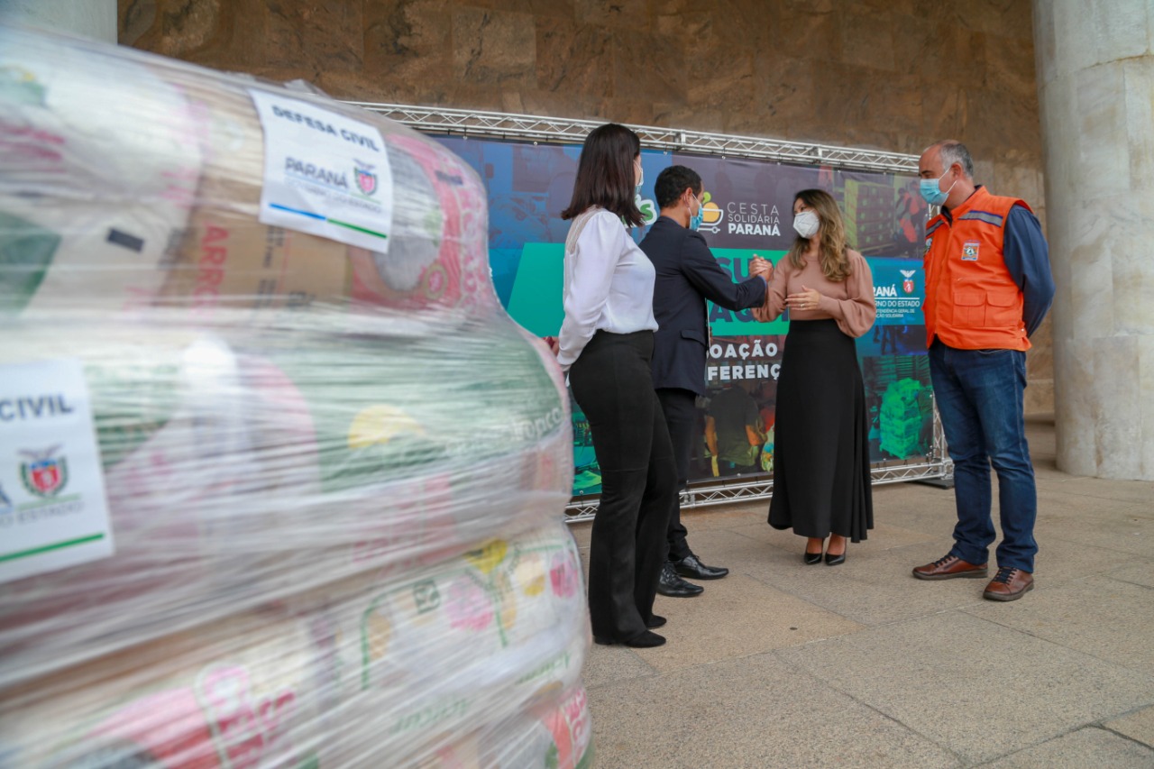 A edição 2021 da campanha Cesta Solidária Paraná, encerrada na terça-feira (06), conseguiu arrecadar mais de 200 toneladas de alimentos. . Foto: Valdelino Pontes
