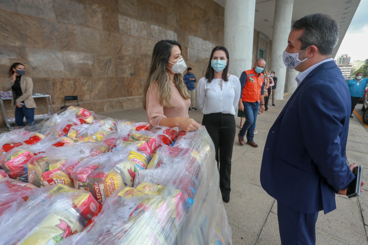 A edição 2021 da campanha Cesta Solidária Paraná, encerrada na terça-feira (06), conseguiu arrecadar mais de 200 toneladas de alimentos. . Foto: Valdelino Pontes