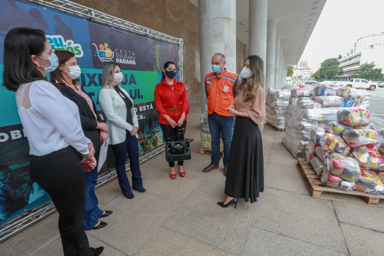 A edição 2021 da campanha Cesta Solidária Paraná, encerrada na terça-feira (06), conseguiu arrecadar mais de 200 toneladas de alimentos. . Foto: Valdelino Pontes