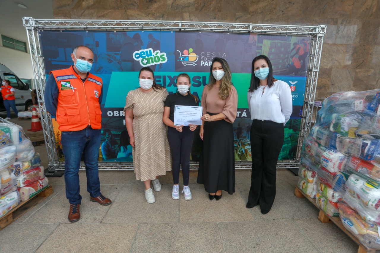 A edição 2021 da campanha Cesta Solidária Paraná, encerrada na terça-feira (06), conseguiu arrecadar mais de 200 toneladas de alimentos. . Foto: Valdelino Pontes