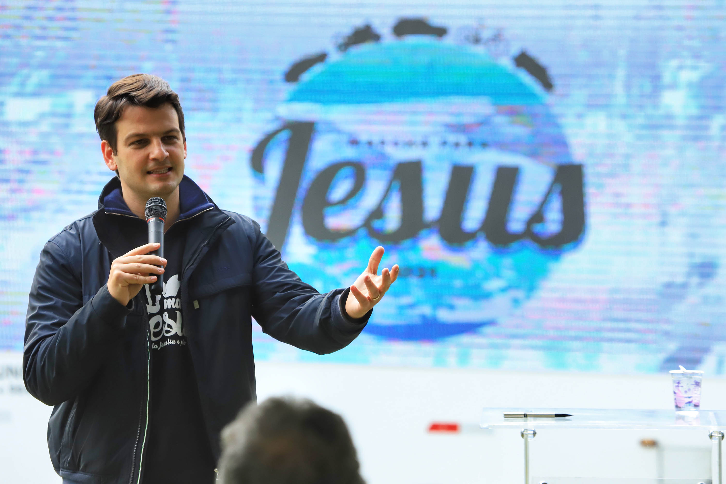 Uma cerimônia no jardim do Palácio Iguaçu, em Curitiba, realizada na manhã deste sábado (15), marcou a abertura oficial da 26ª edição da Marcha para Jesus