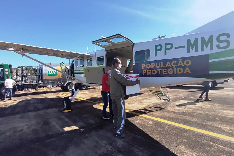 O Governo do Estado descentralizou vacinas contra a Covid-19 da Pfizer/BioNTech para nove municípios do Paraná nesta segunda-feira (24). Ao todo 39.780 doses foram distribuídas para Curitiba, Ponta Grossa, Guarapuava, Foz do Iguaçu, Araucária, Campo Largo, São José dos Pinhais, Colombo e Pinhais. - 24/05/2021 - Foto: DSivulgação SESA