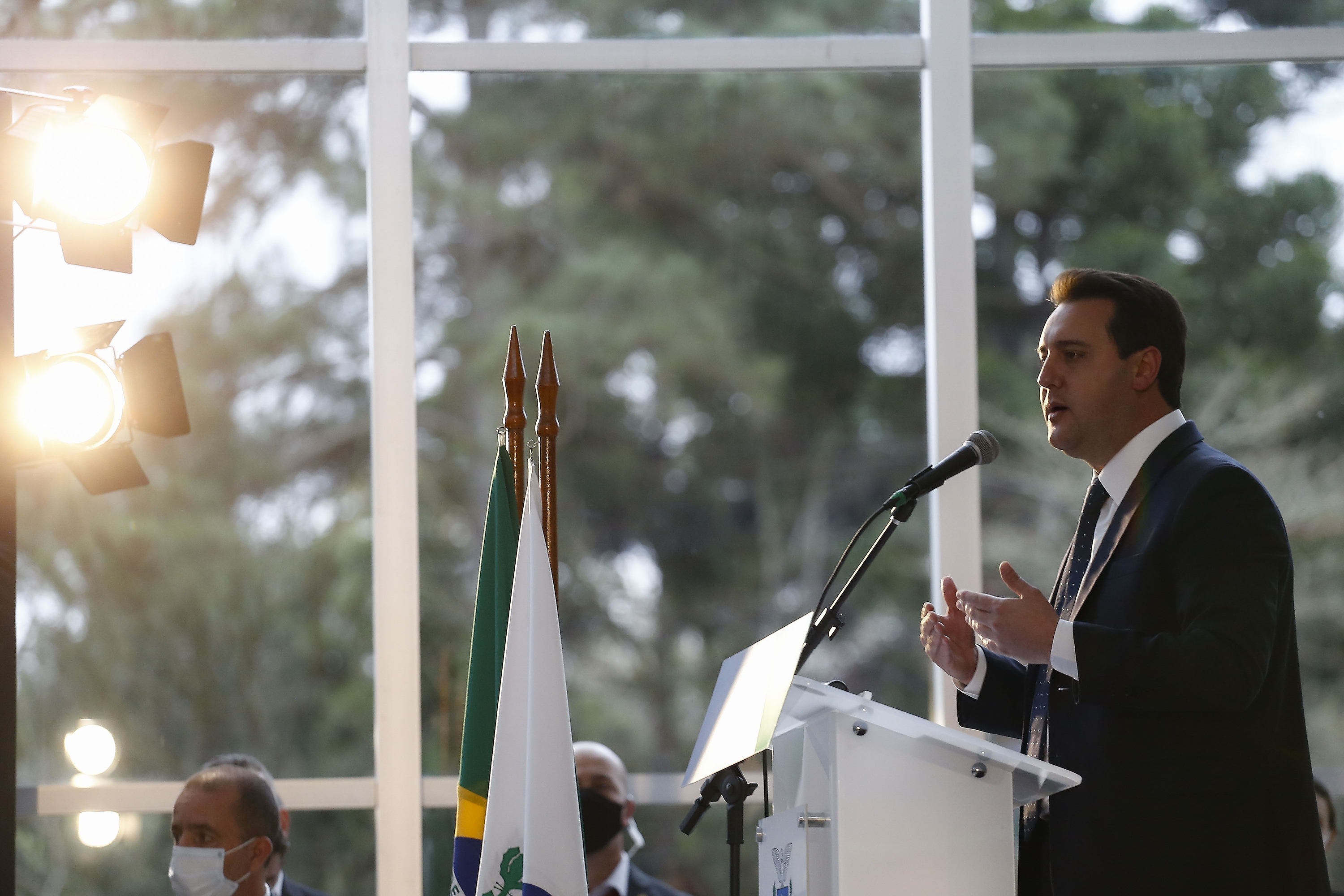 O governador Carlos Massa Ratinho Junior e o ministro da Infraestrutura, Tarcísio Gomes de Freitas, apresentam, os detalhes da nova concessão de 3,3 mil quilômetros de rodovias do Paraná.   Foto: Jonathan Campos/AEN