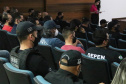 O Departamento de Polícia Penal (Deppen), por meio da Escola de Formação e Aperfeiçoamento Penitenciário (ESPEN), encerrou nesta segunda-feira (22/11) a primeira turma do Curso de Transição em Operações da Polícia Penal (CTOPP), em Curitiba. O curso objetiva promover o nivelamento dos futuros policiais penais do Estado para a ocupação fim. Na primeira turma foram 12 profissionais formados. - Curitibq, 22/11/2021 - Foto: SESP-PR