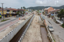 obra de duplicação da Avenida Juscelino Kubitschek (PR-412).   -   13/10/2021 - Foto: Geraldo Bubniak/AEN