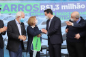 O governador Carlos Massa Ratinho Junior entrrega  nesta quinta-feira (11),  veículos da Estratégia da Saúde da Família no Parque Barigui em Curitiba.   - 11/11/2021