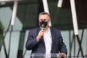 O governador Carlos Massa Ratinho Junior entrrega  nesta quinta-feira (11),  veículos da Estratégia da Saúde da Família no Parque Barigui em Curitiba.  Na foto, Secretário de Estado da Saúde, Beto Preto - 11/11/2021 - Foto: Geraldo Bubniak/AEN