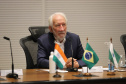 O vice governador Darci Piana e o Diretor Presidente da Invest Paraná, Eduardo Bekin participam nesta terça-feira (16), de Videoconferência com o embaixador da Índia, Suresh Reddy no Palacio Iguaçu.