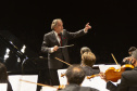 Orquestra Sinfônica do Paraná reencontra o público no grande auditório do Teatro Guaíra