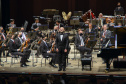 Orquestra Sinfônica do Paraná reencontra o público no grande auditório do Teatro Guaíra