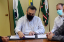 O secretário de Estado da Saúde, Beto Preto, assinou nesta quinta-feira (11) a liberação de R$ 60 milhões para o Consórcio Metropolitano de Saúde do Paraná (Comesp) das Regiões Sul e Norte, por meio do programa de Qualificação dos Consórcios Intermunicipais de Saúde (Qualicis), que deverá ser repassado em 48 parcelas. -  Curitiba, 11/11/2021 - Foto: Américo Antonio/SESA