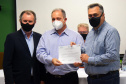 Formandos do primeiro curso de Especialização em Auditoria do SUS receberam na noite desta terça-feira (23) o diploma que permitirá atuar no controle, avaliação e auditoria dos recursos do Sistema Único de Saúde (SUS). Trinta alunos participaram da solenidade realizada no auditório da Escola de Saúde Pública do Paraná (ESPP). - Curitiba, 24/11/2021 - Foto: Américo Antonio/SESA